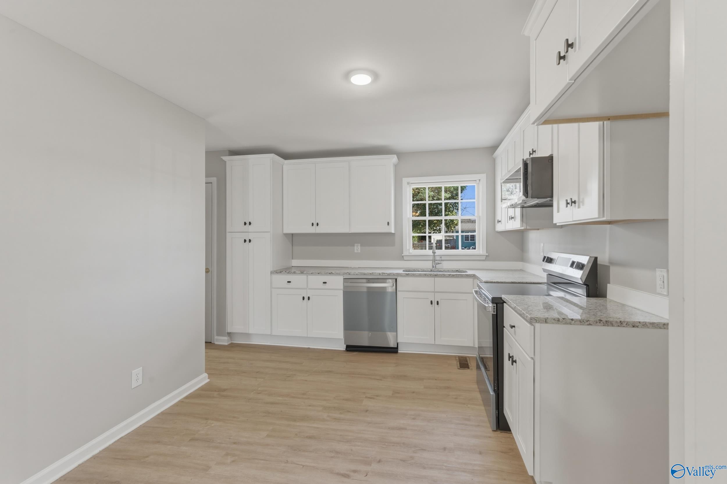 301 Holloway Street NW