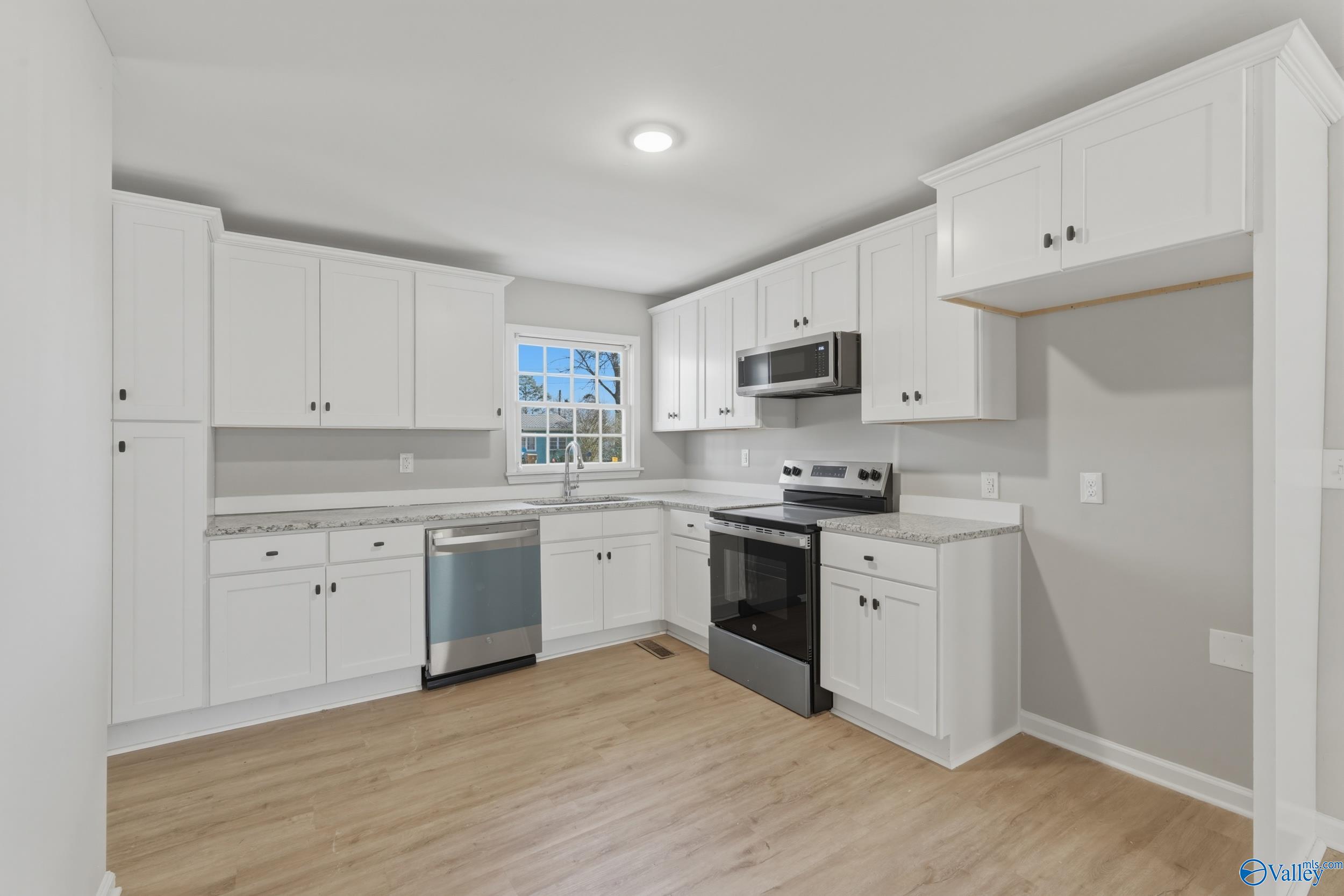 301 Holloway Street NW