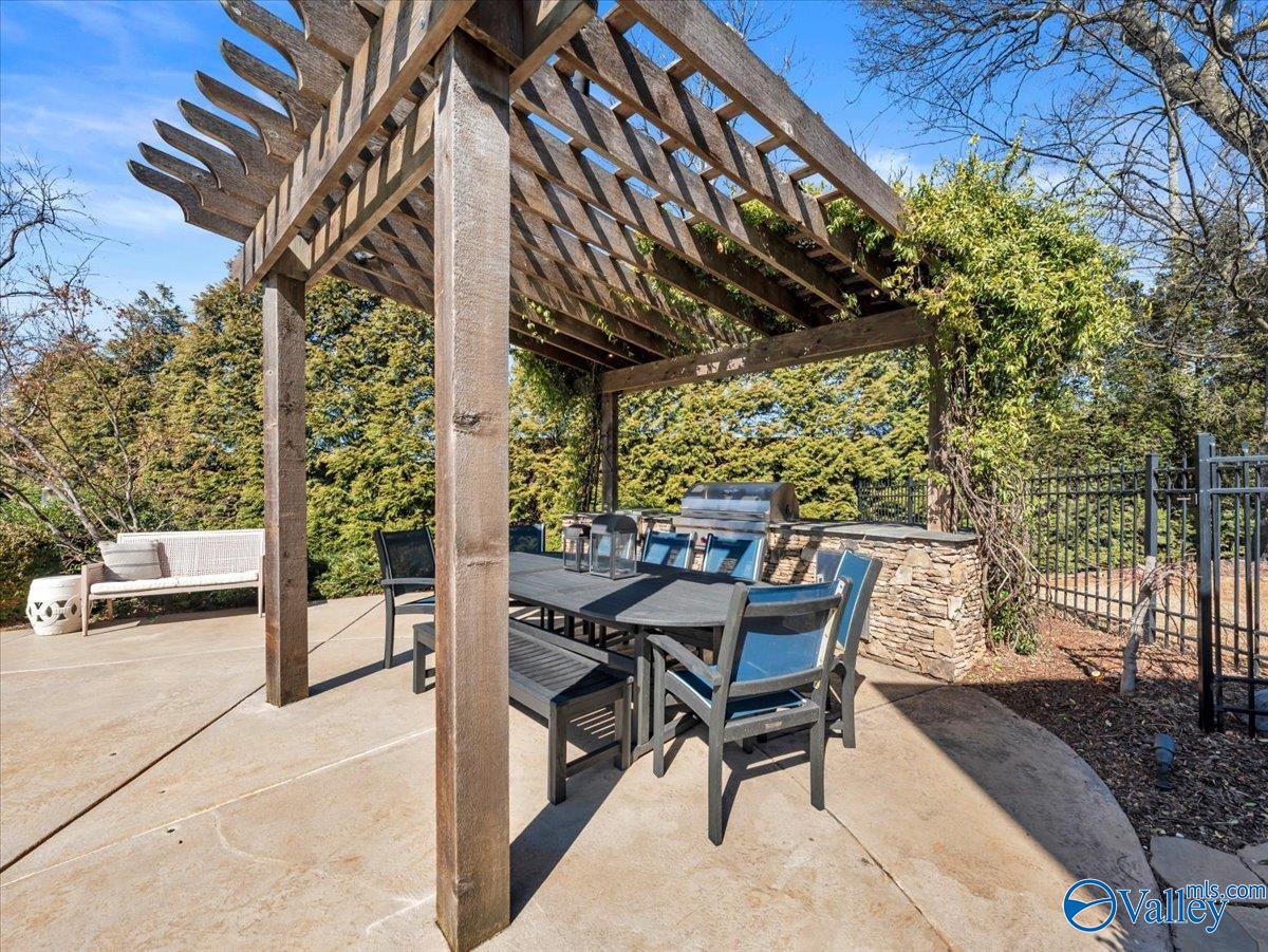 310 Cliftworth Place