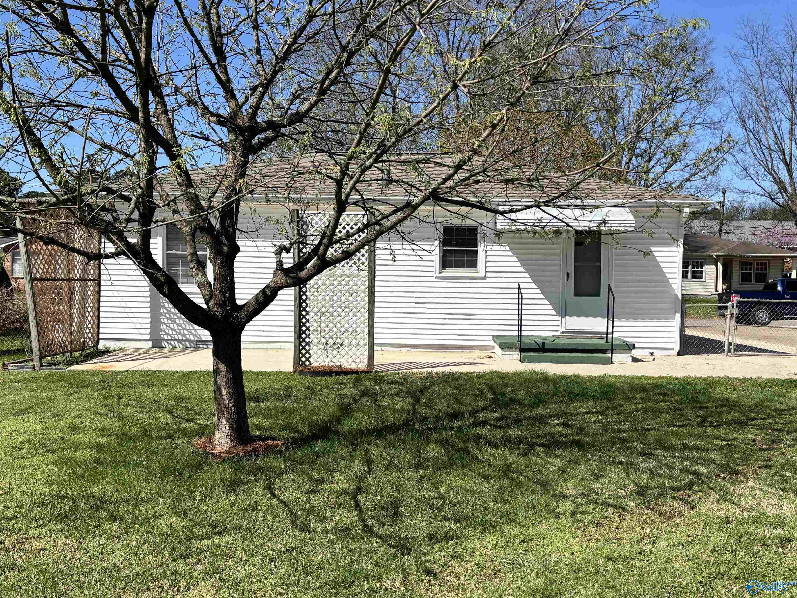 3109 Hillsboro Road SW