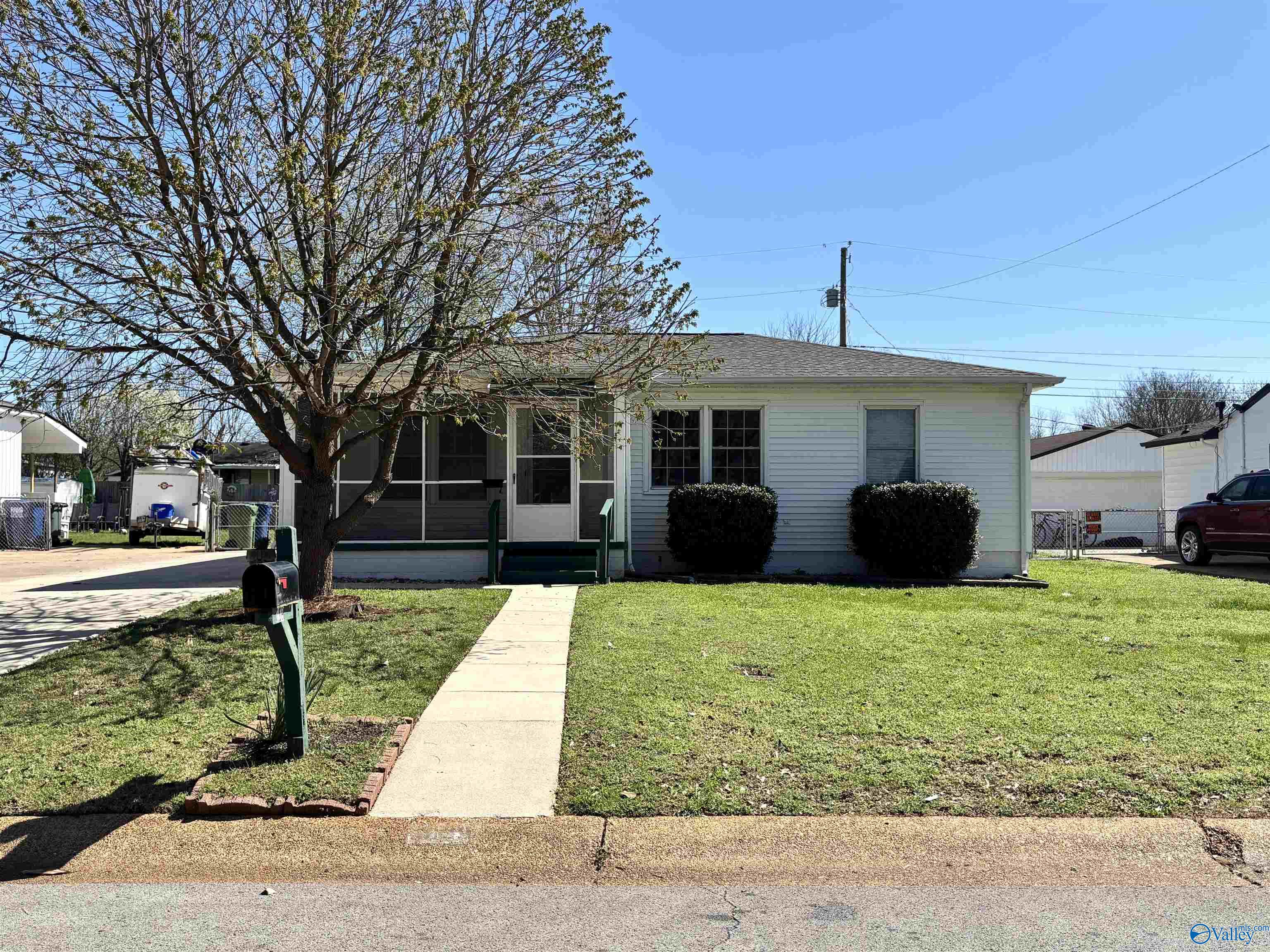 3109 Hillsboro Road SW