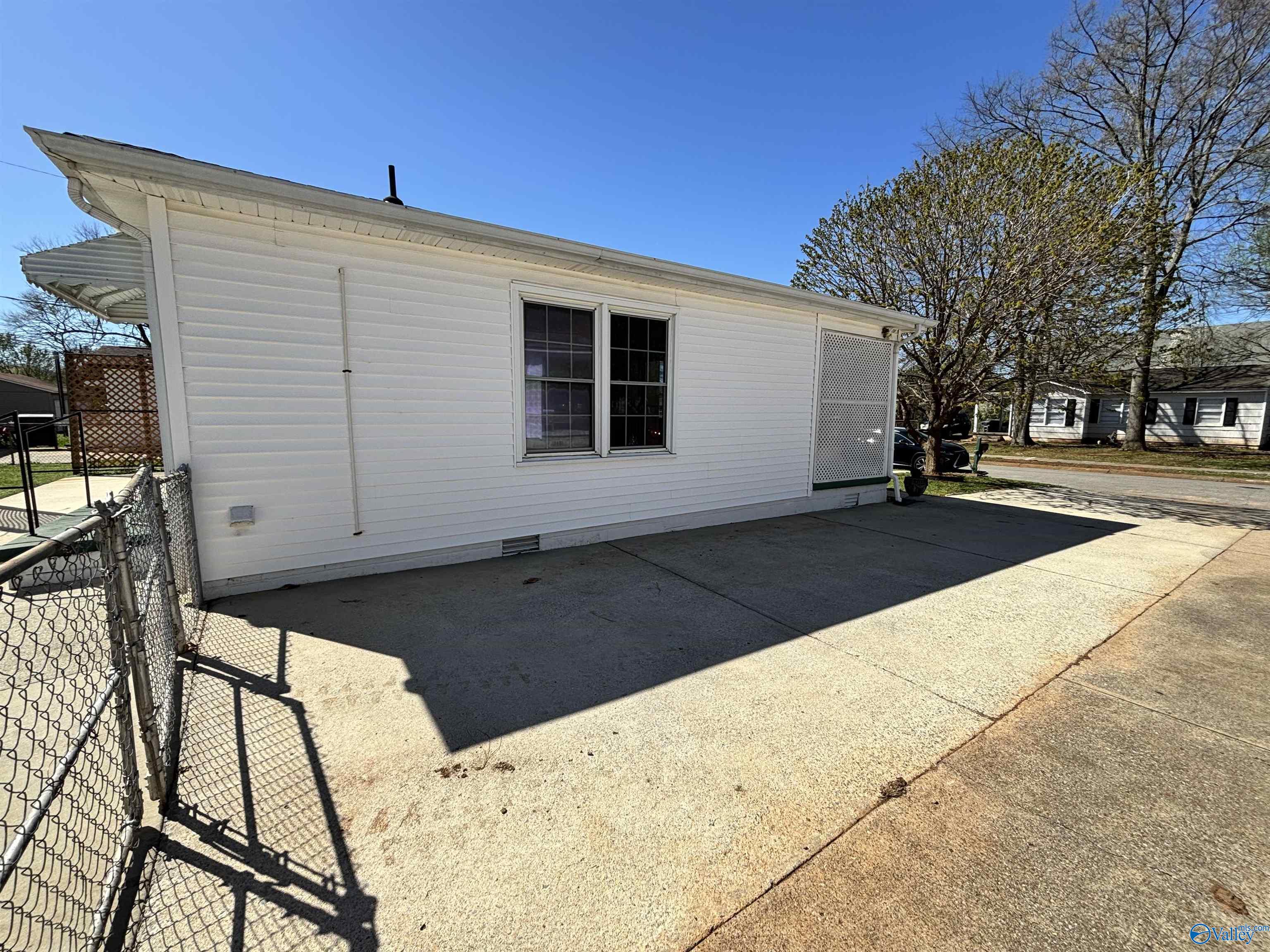 3109 Hillsboro Road SW