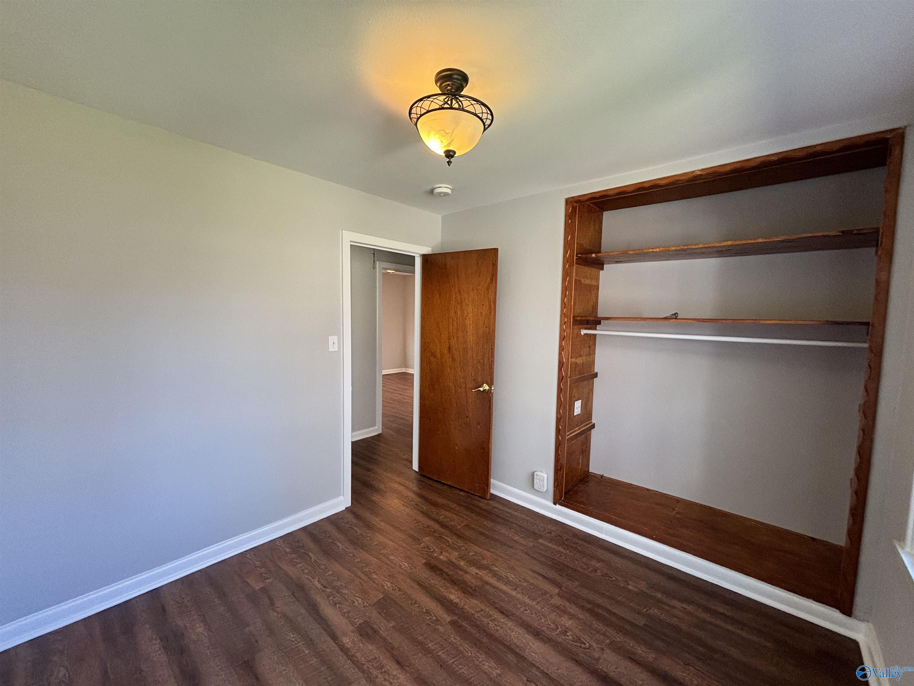3109 Hillsboro Road SW