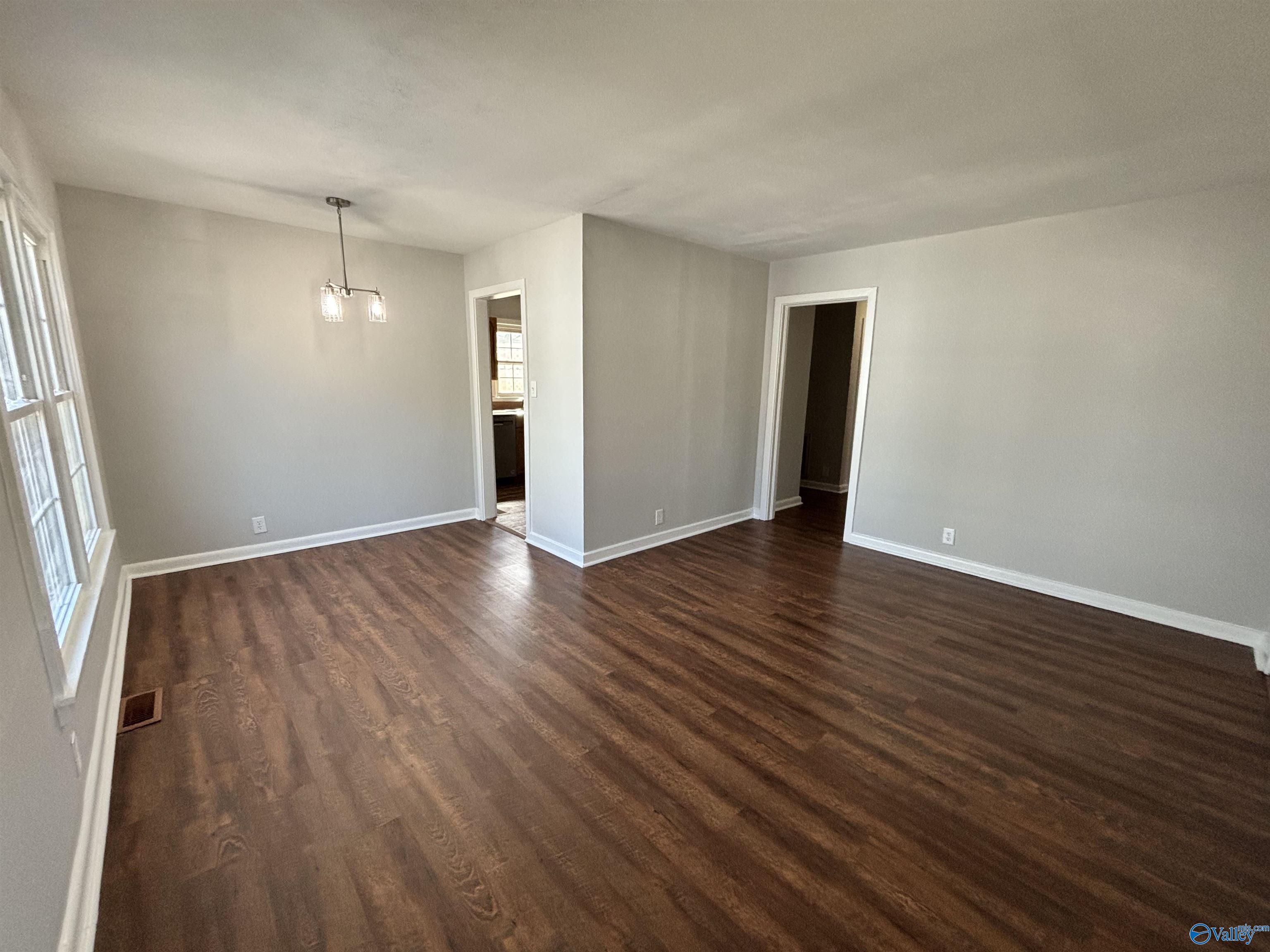 3109 Hillsboro Road SW
