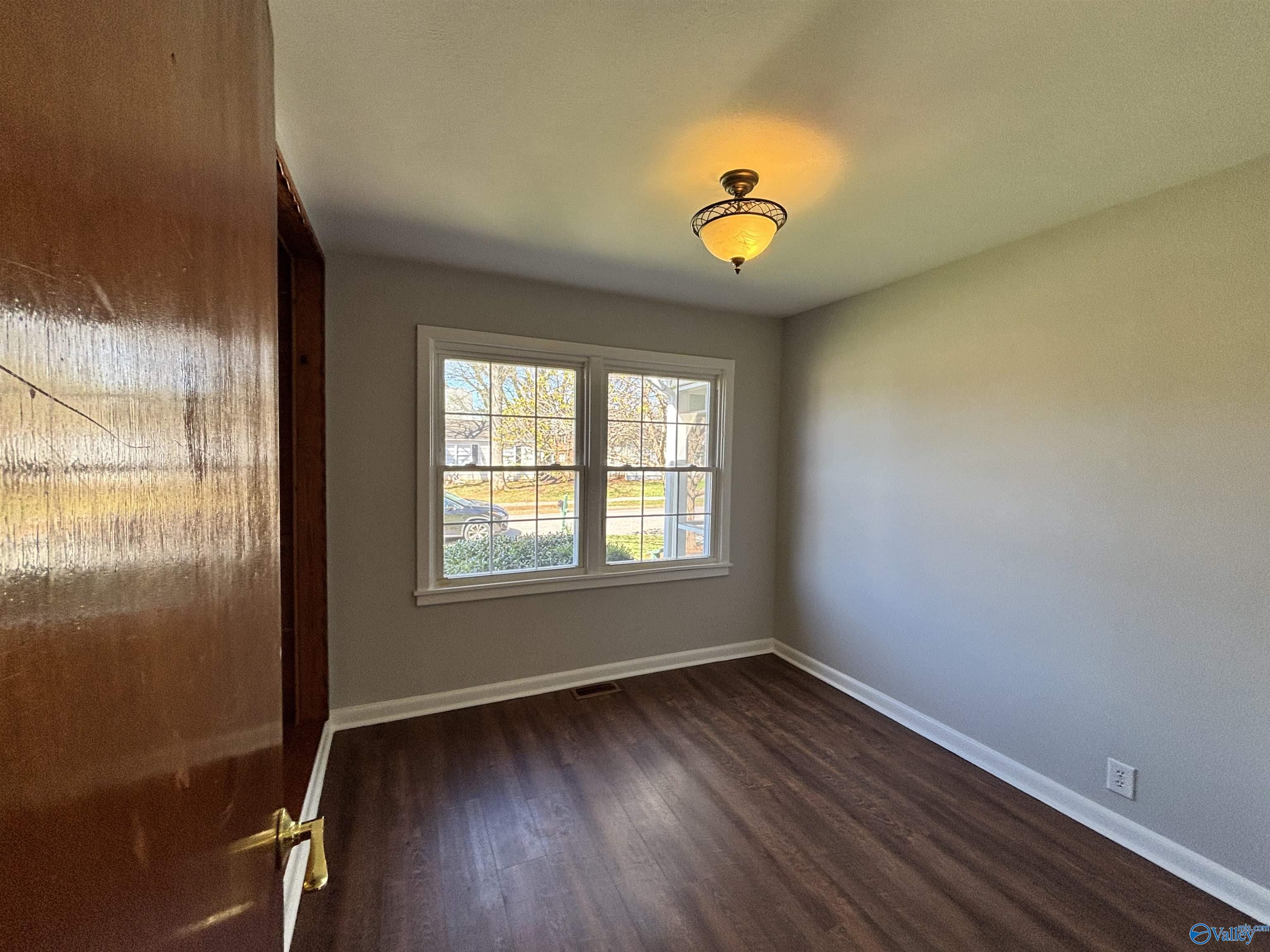 3109 Hillsboro Road SW