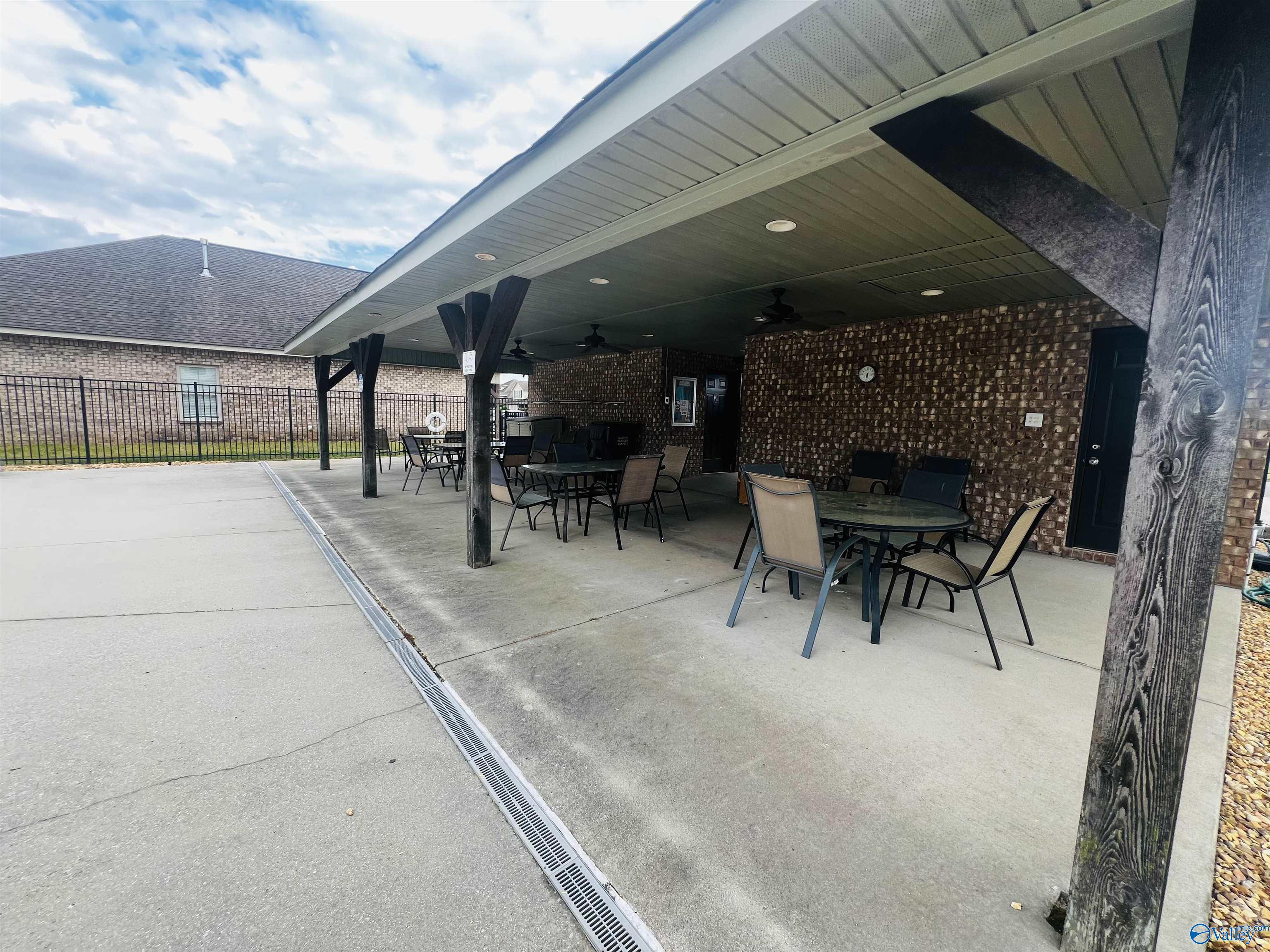 233 Olde Dogwood Trail