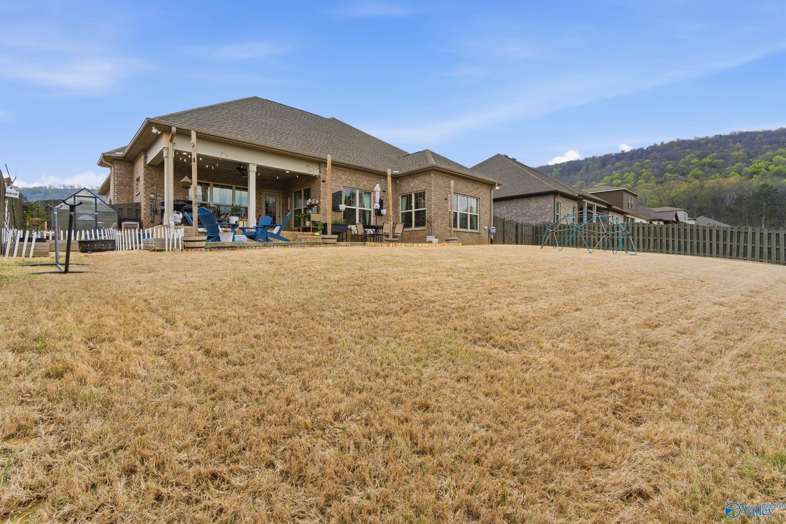 3012 Chimney Cove Circle SE