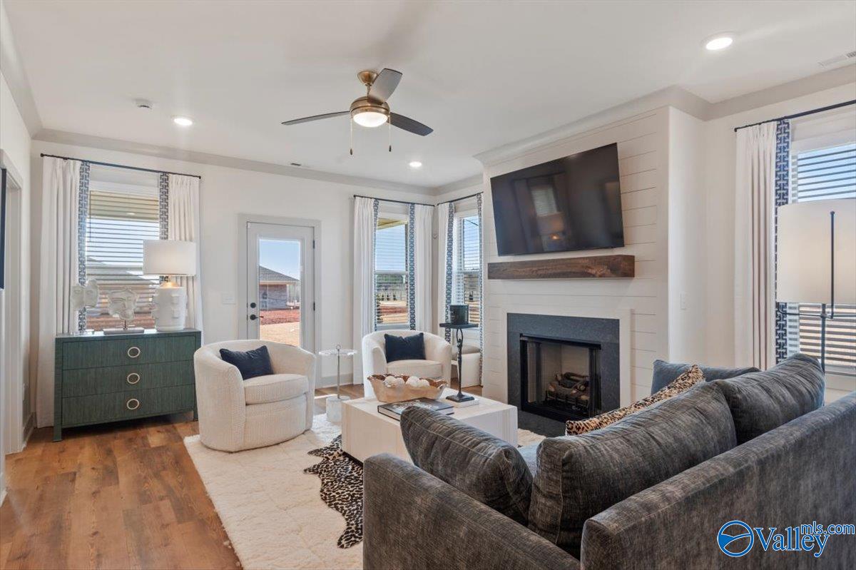 6562 Oak Meadow Drive