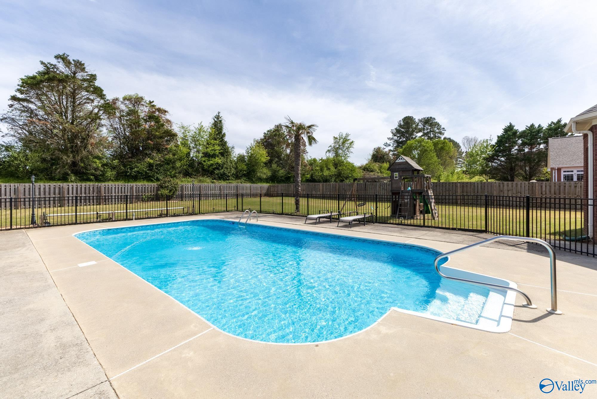 224 Twin Lakes Drive