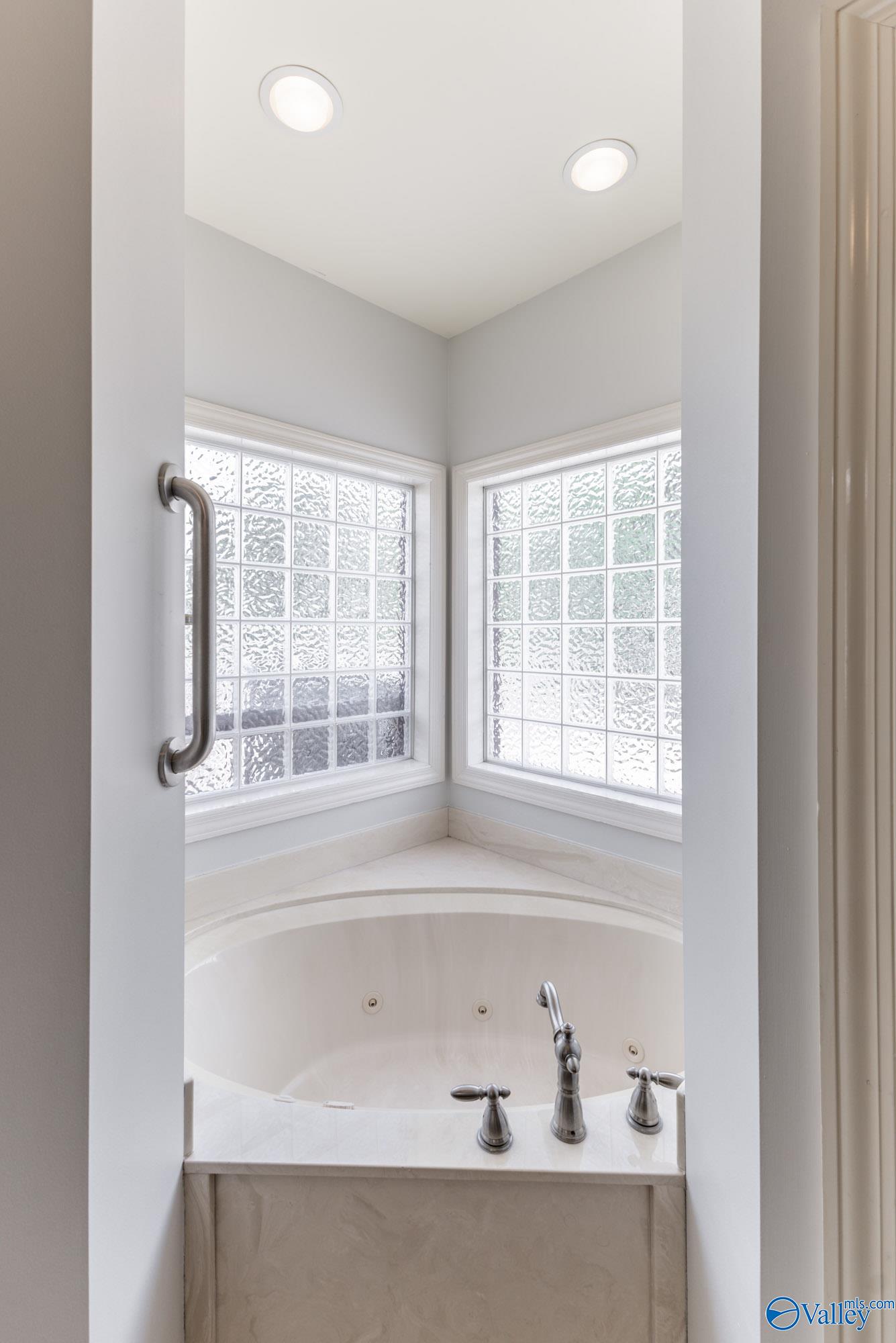 224 Twin Lakes Drive