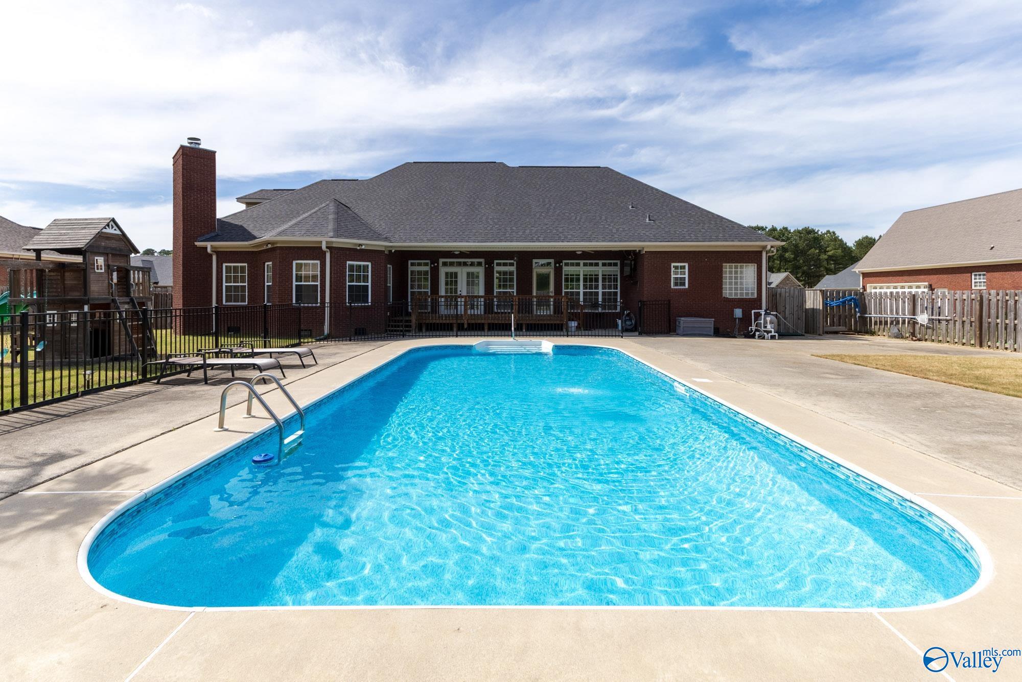 224 Twin Lakes Drive