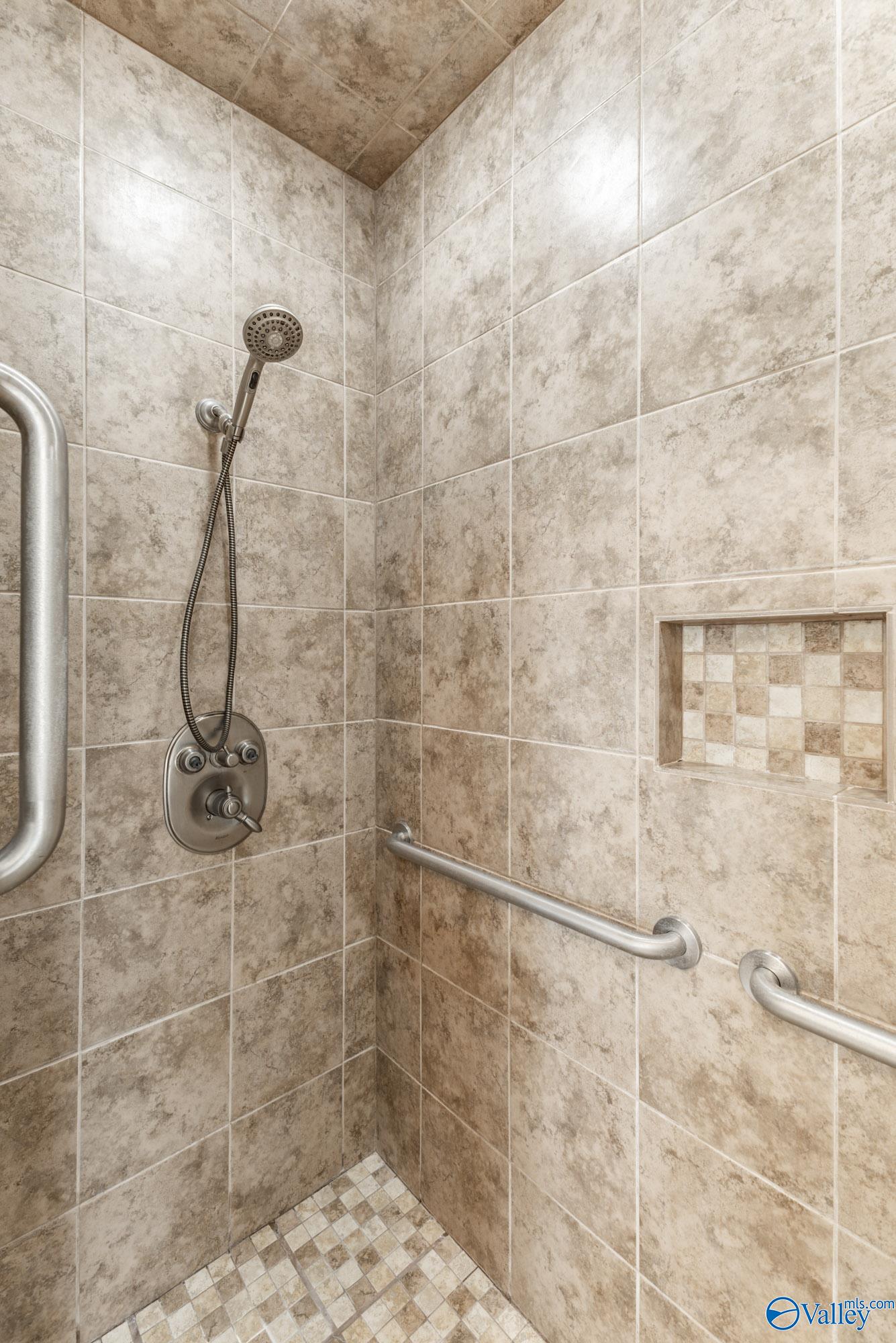 224 Twin Lakes Drive