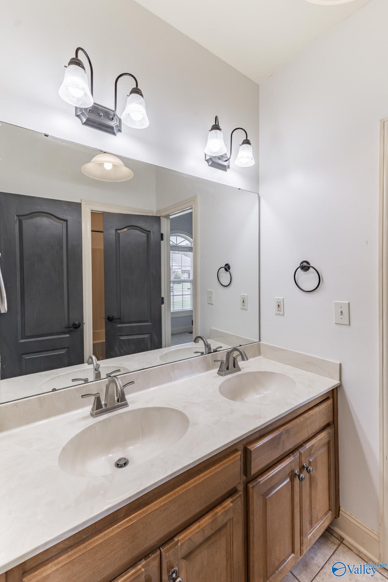 224 Twin Lakes Drive