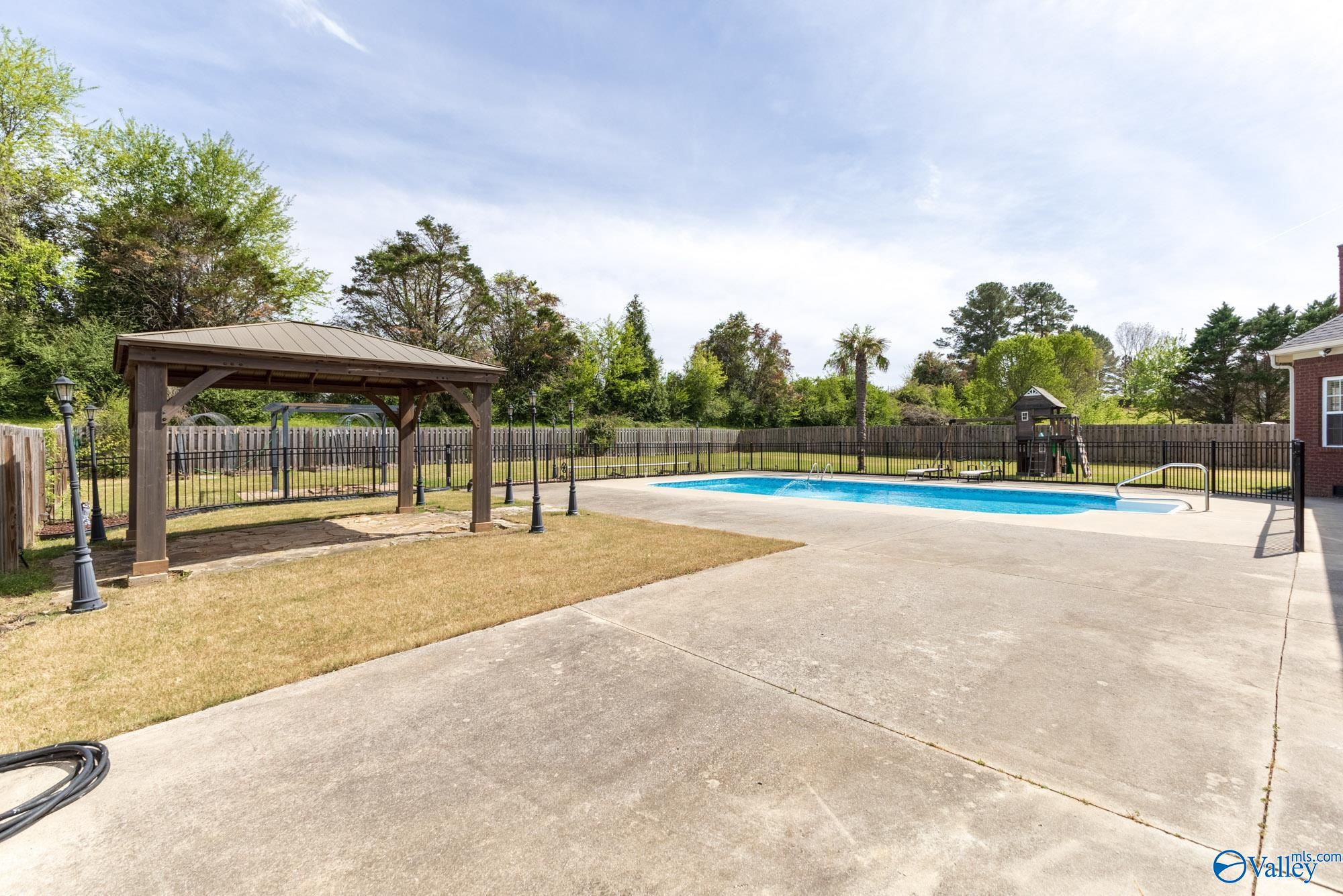 224 Twin Lakes Drive