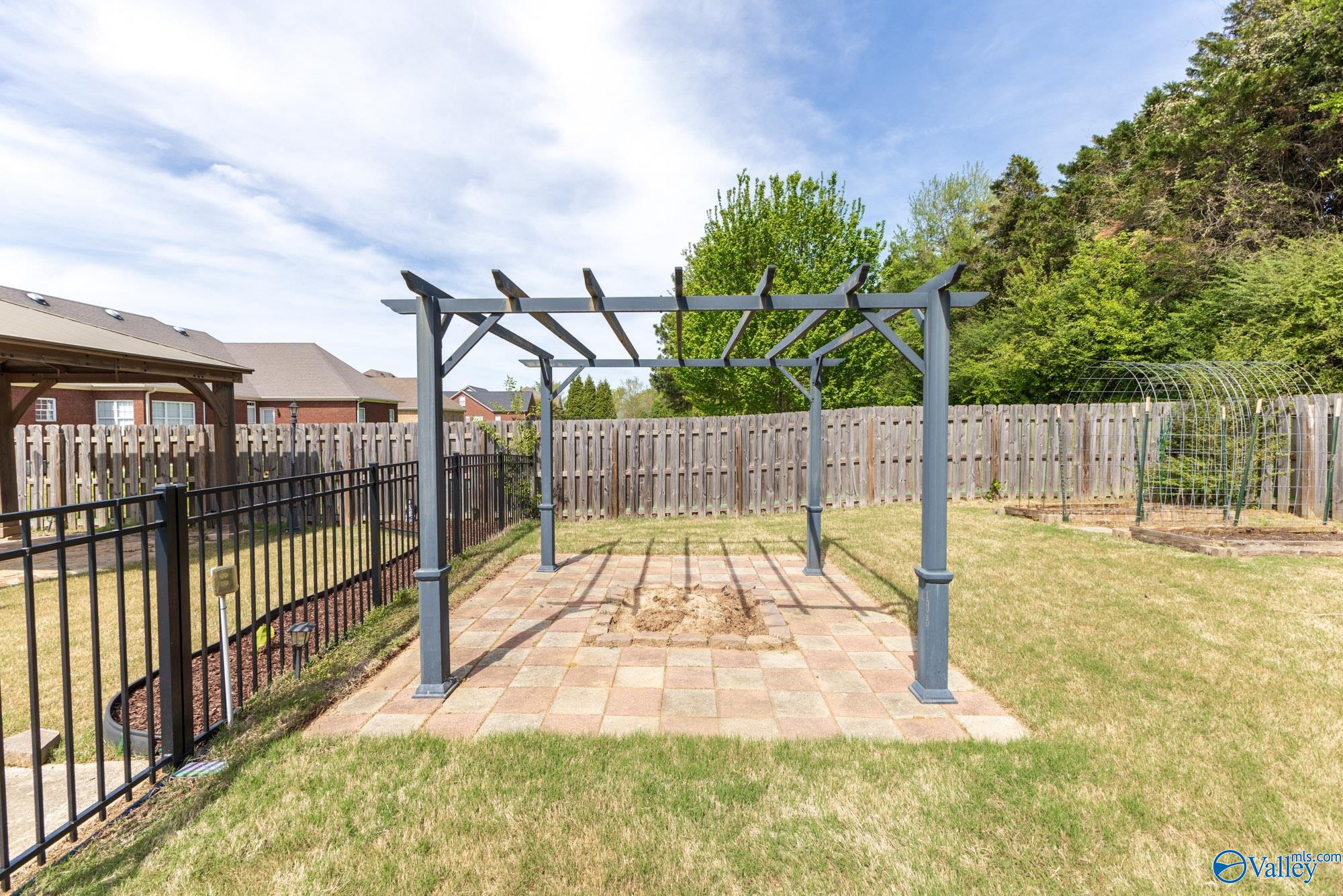 224 Twin Lakes Drive