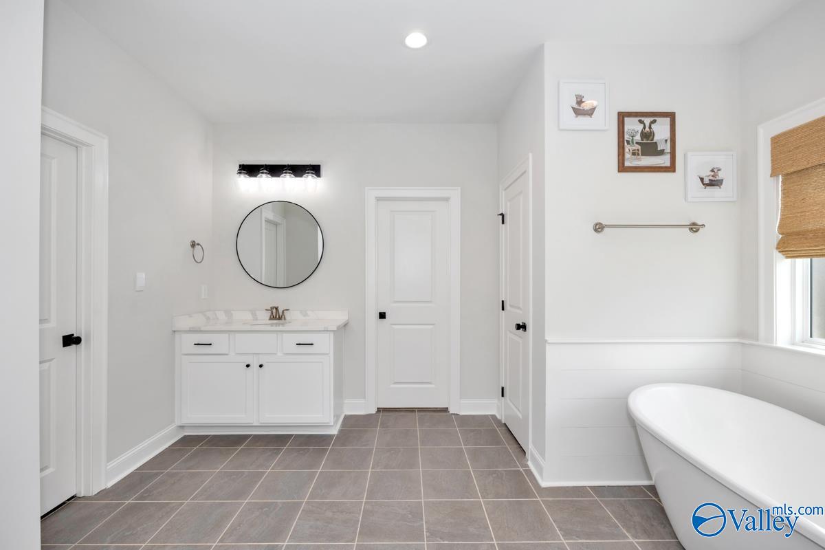 7652 Shaun Leslie Circle SE