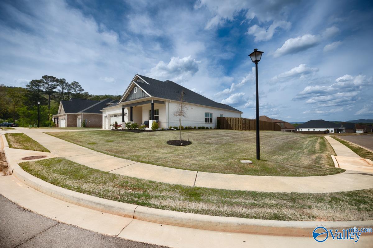 7652 Shaun Leslie Circle SE