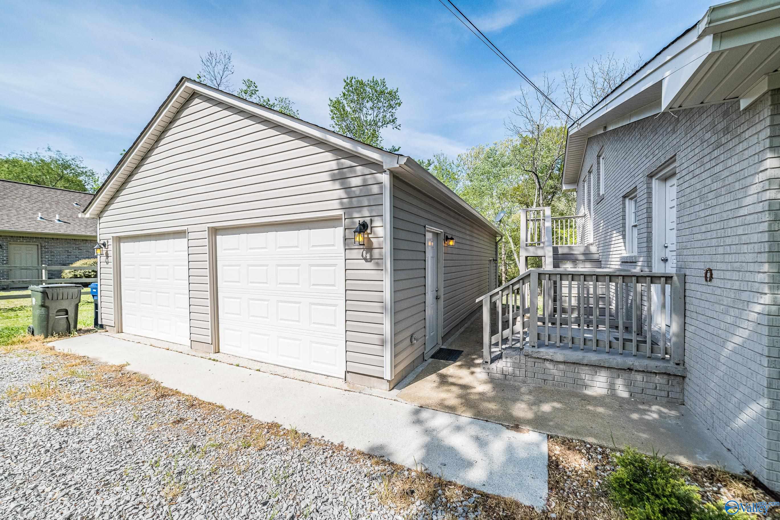 7175 Moores Mill Road NE