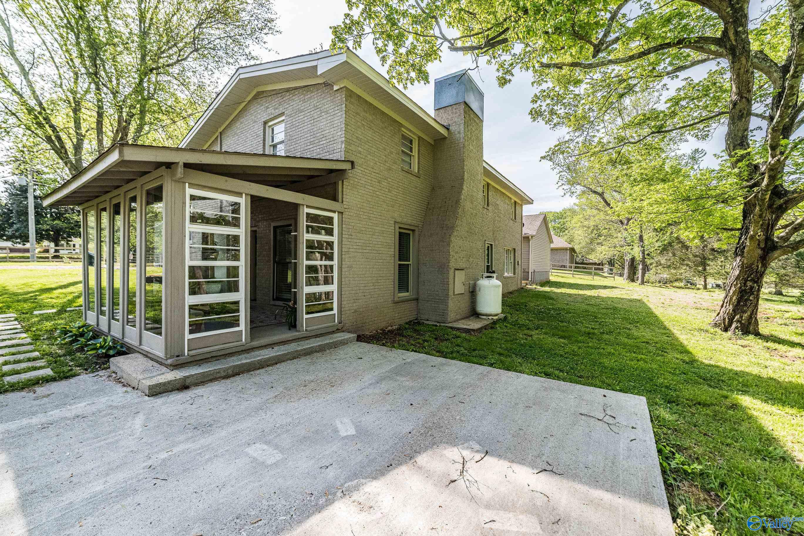 7175 Moores Mill Road NE