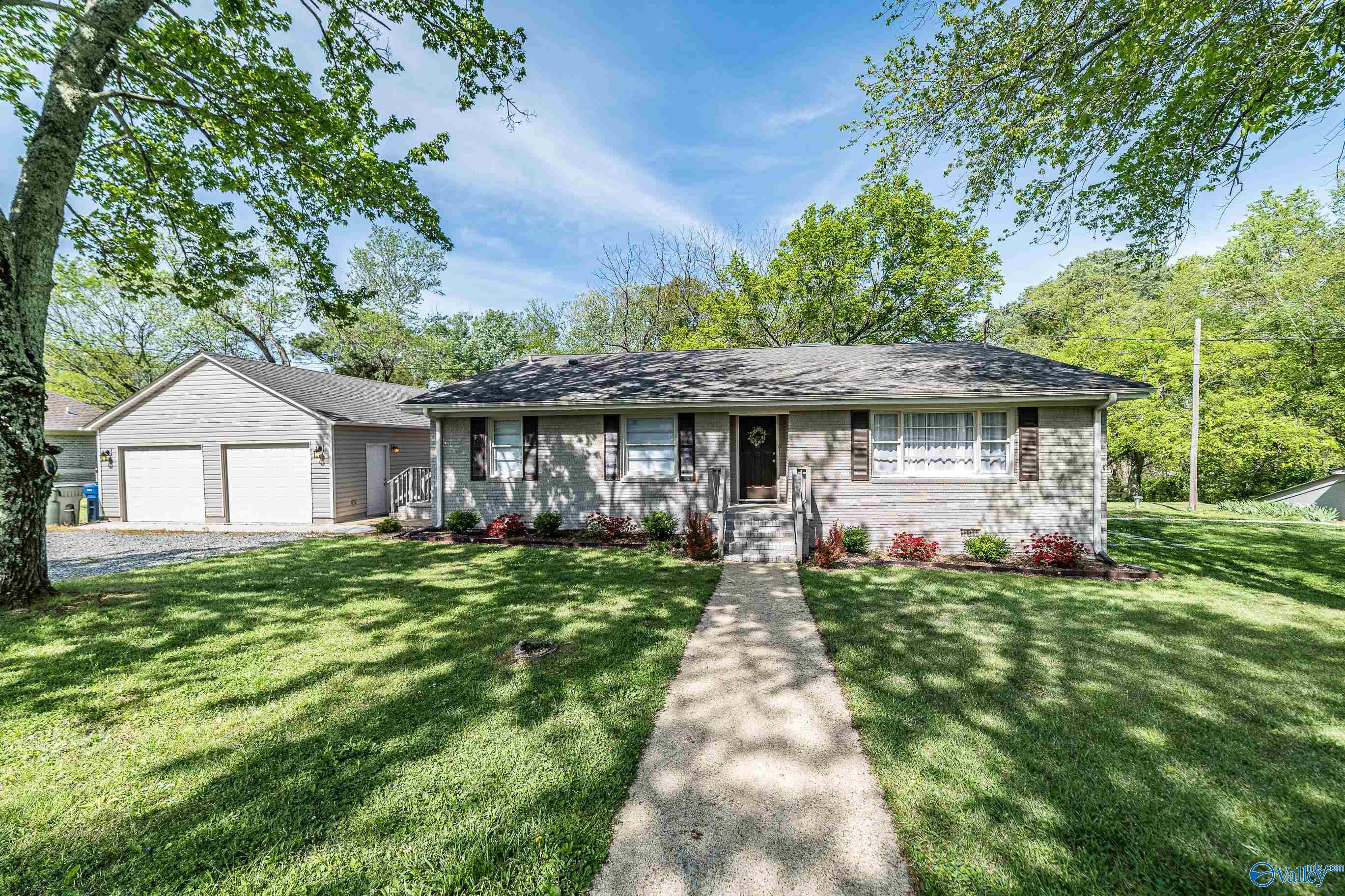 7175 Moores Mill Road NE
