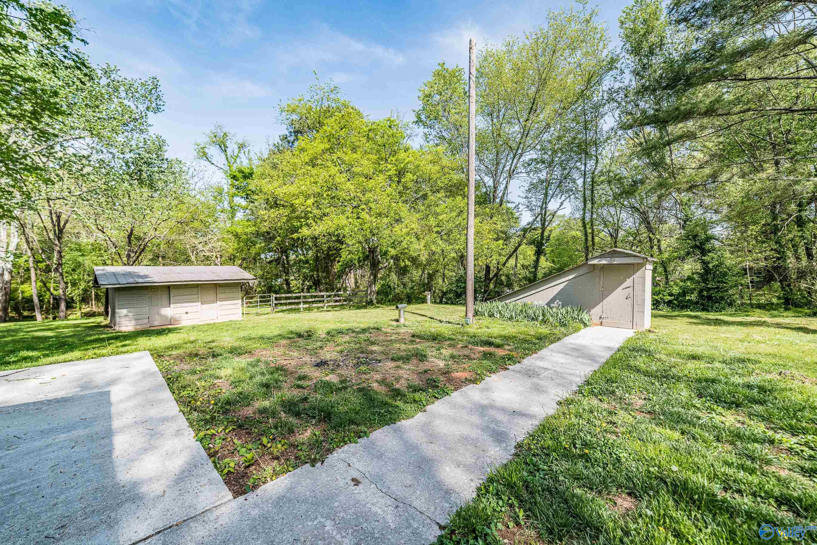 7175 Moores Mill Road NE