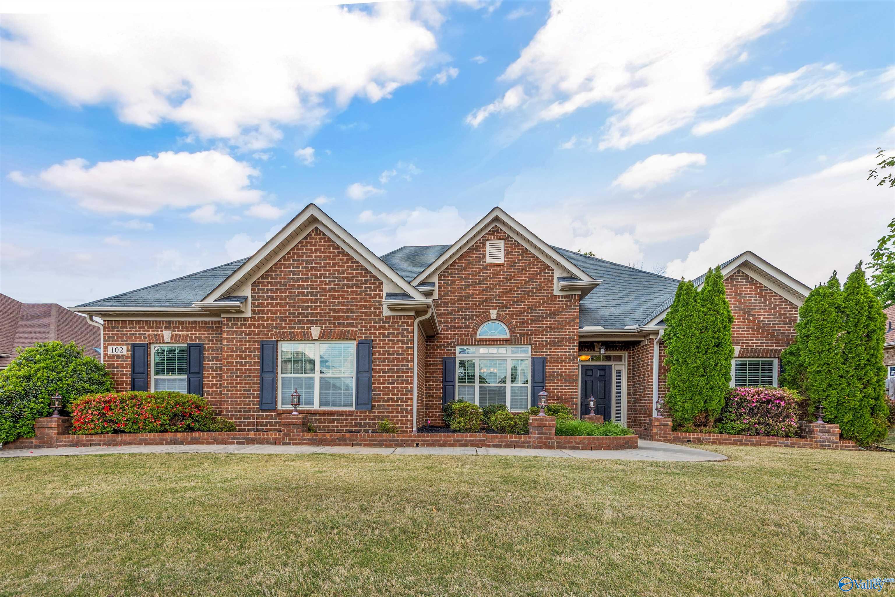 102 Woodmere Court