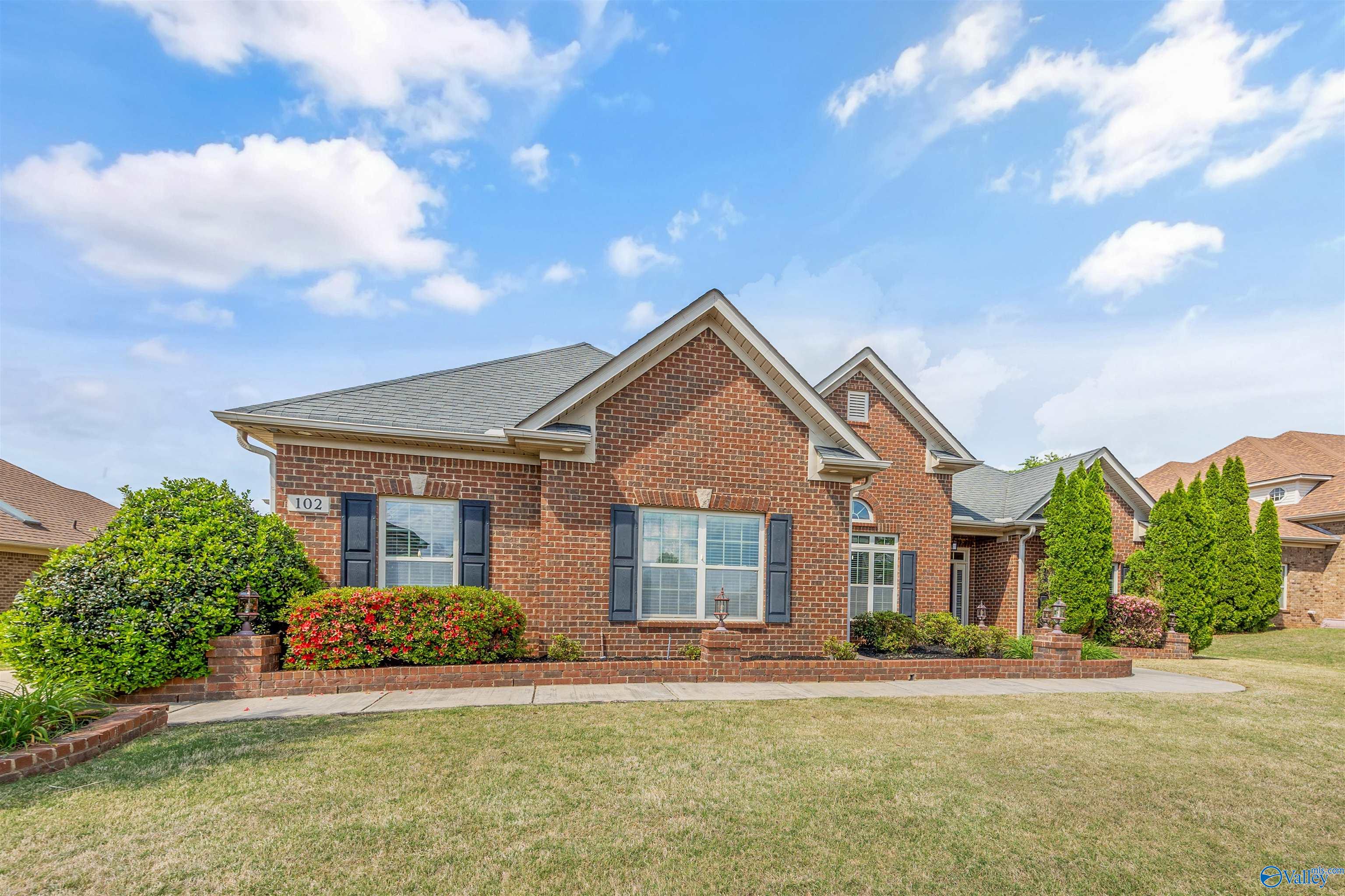 102 Woodmere Court