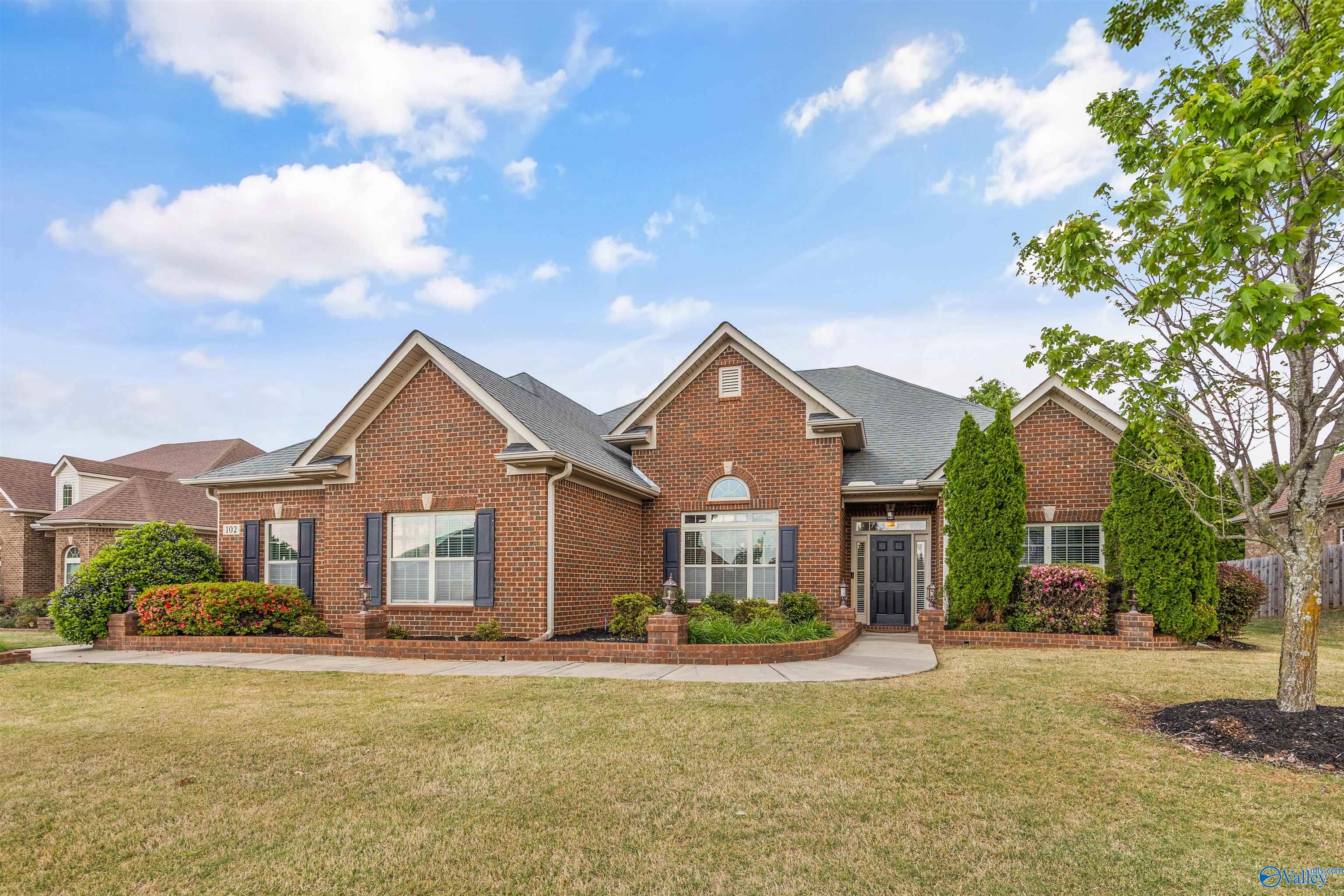 102 Woodmere Court