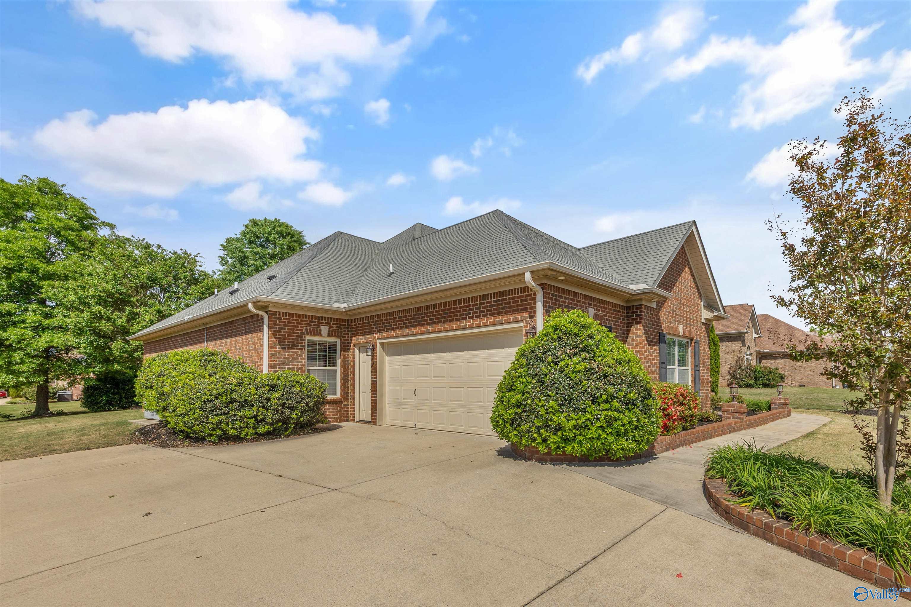 102 Woodmere Court