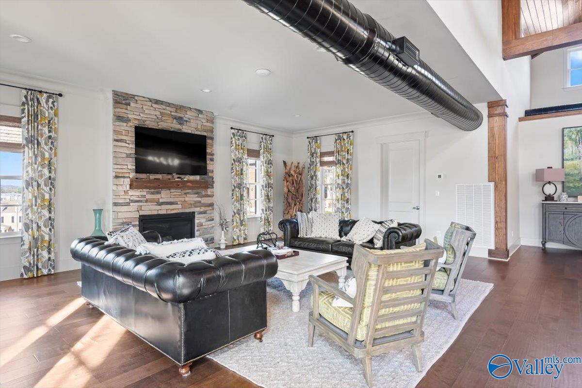 638 Town Madison Boulevard Unit: 4