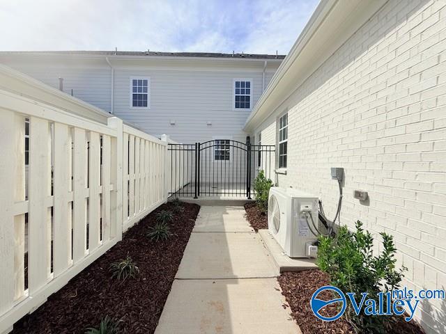 638 Town Madison Boulevard Unit: 4
