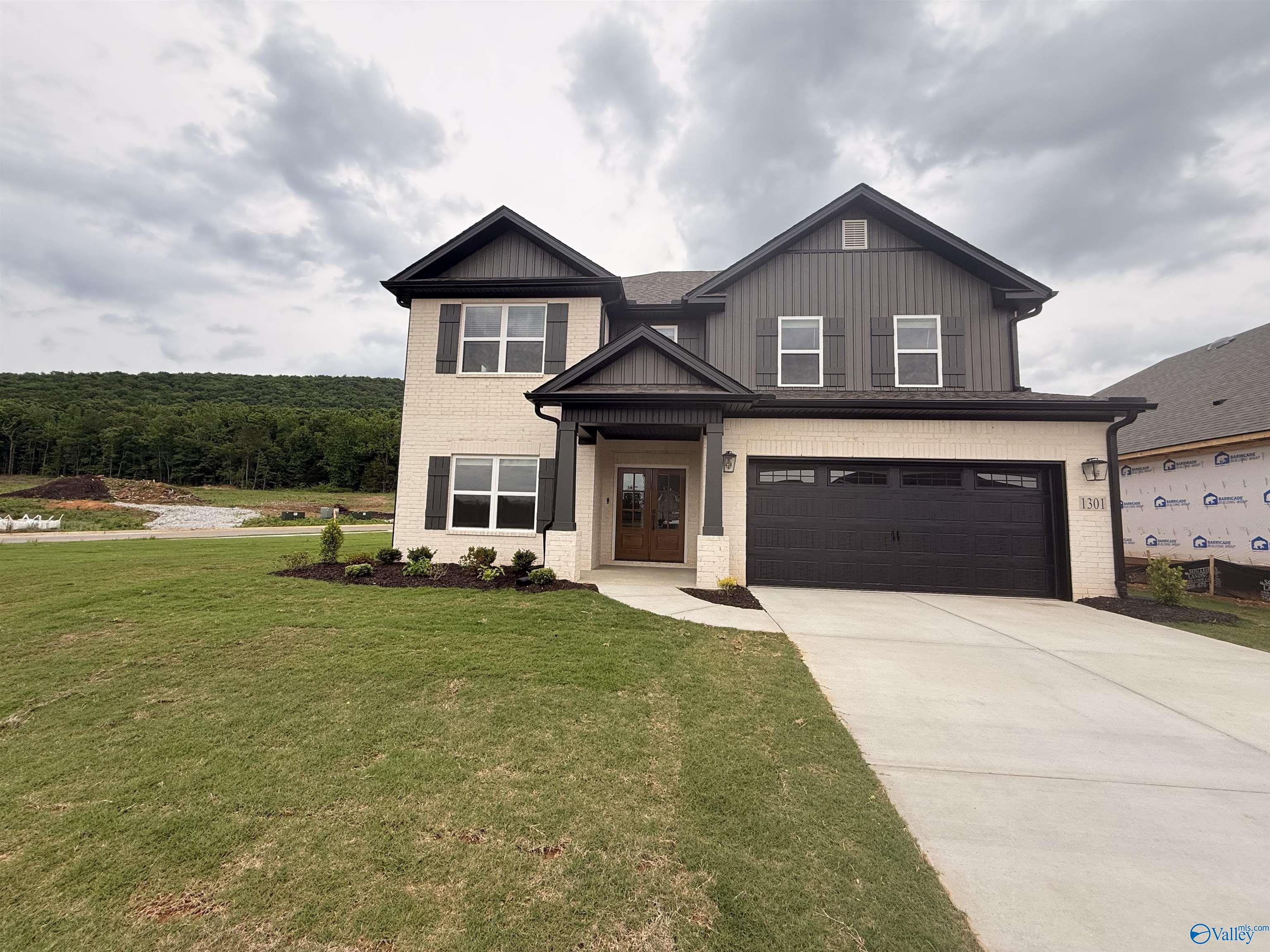 1301 Vermilion Circle