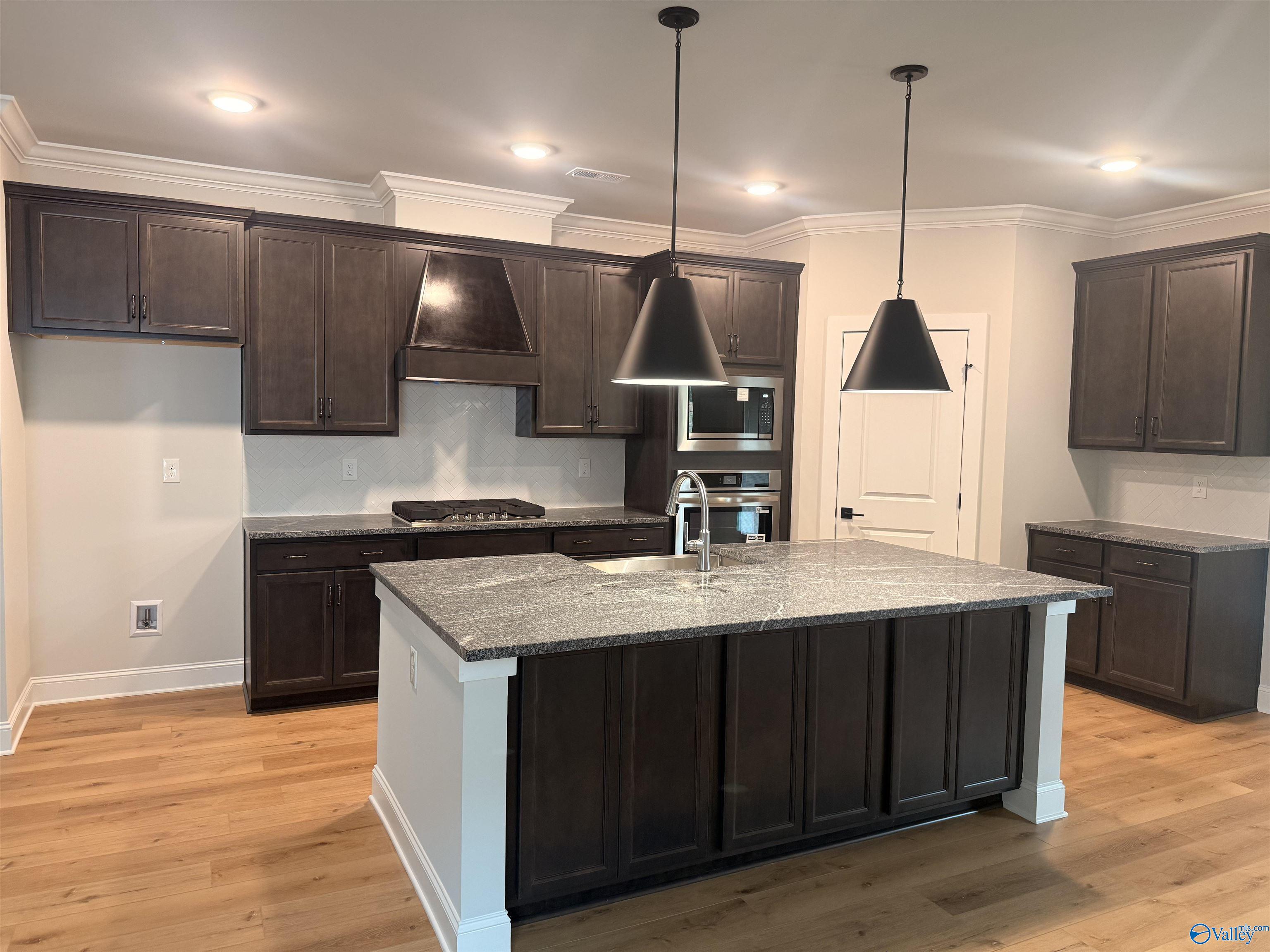 1301 Vermilion Circle