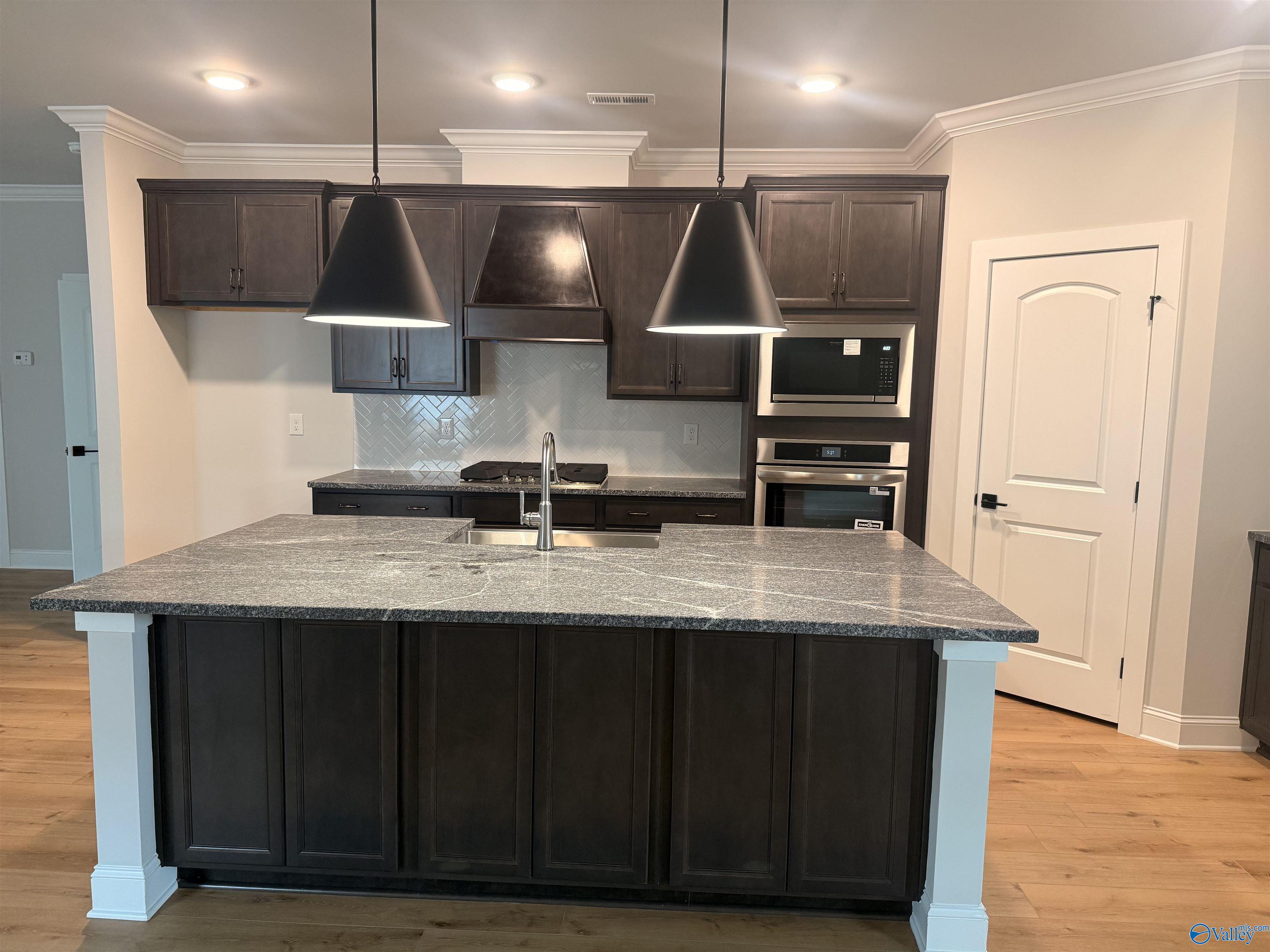 1301 Vermilion Circle