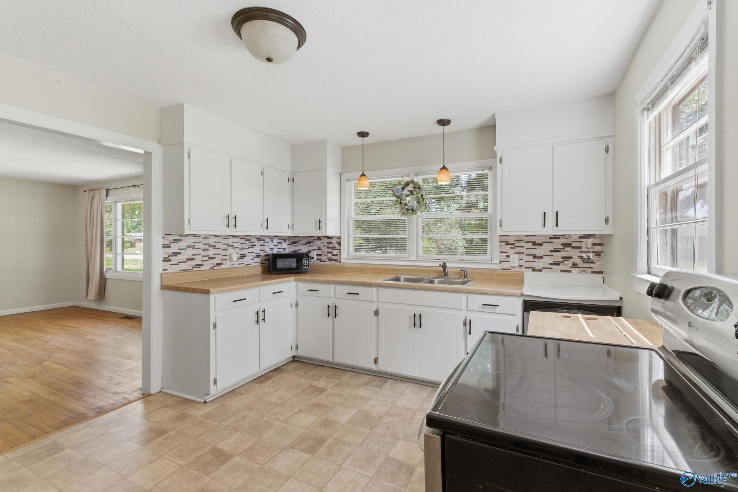 9347 Pulaski Pike