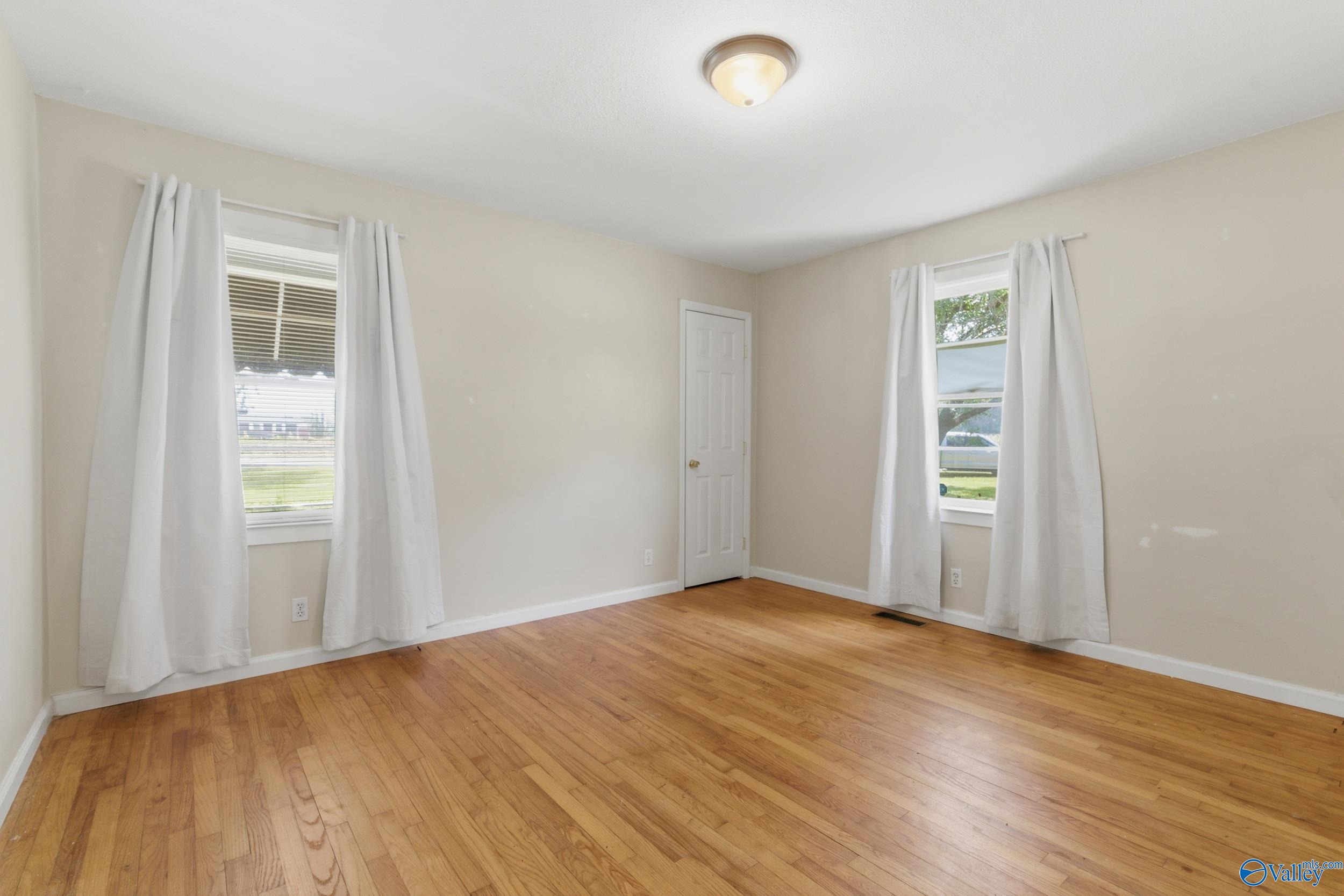 9347 Pulaski Pike