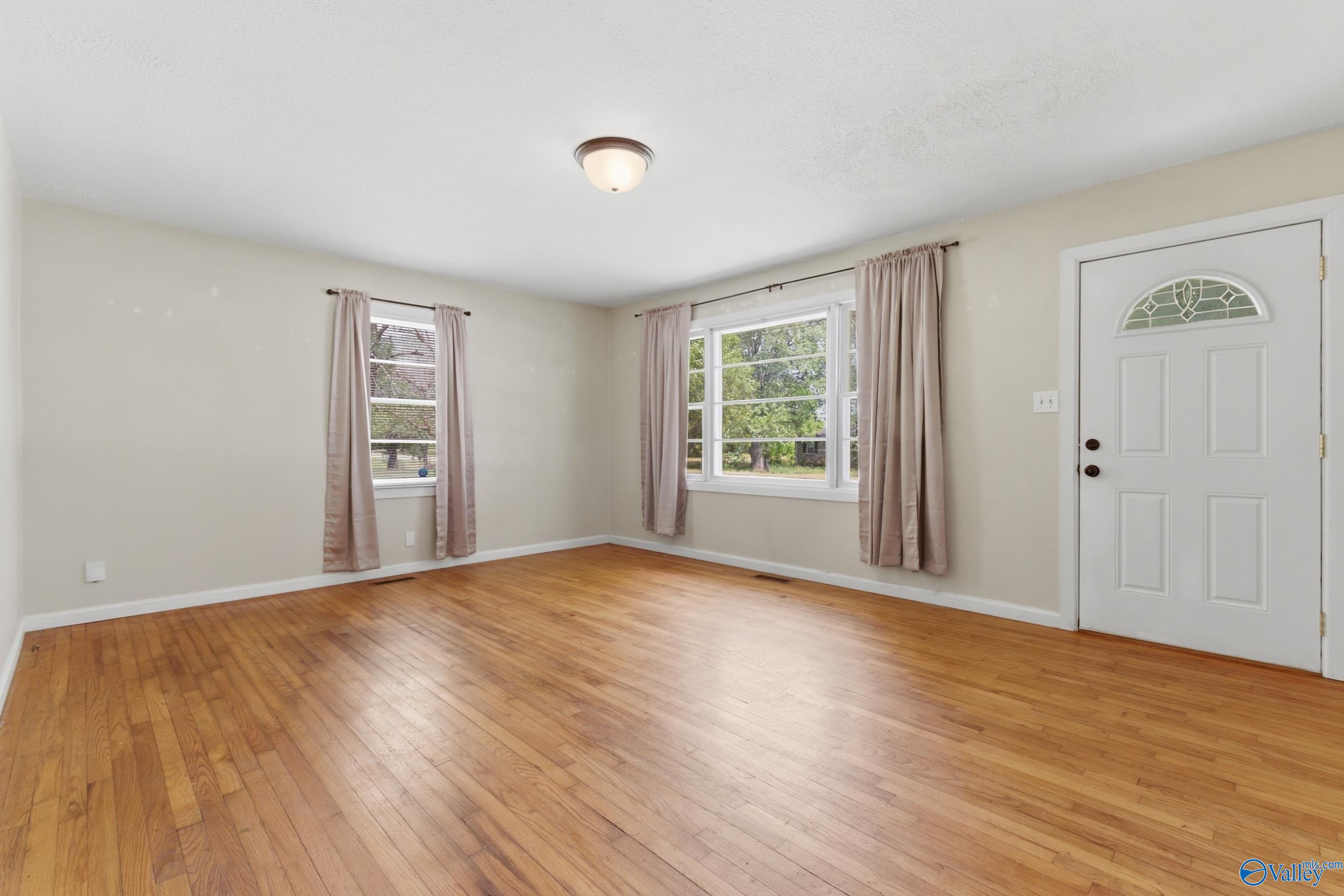 9347 Pulaski Pike