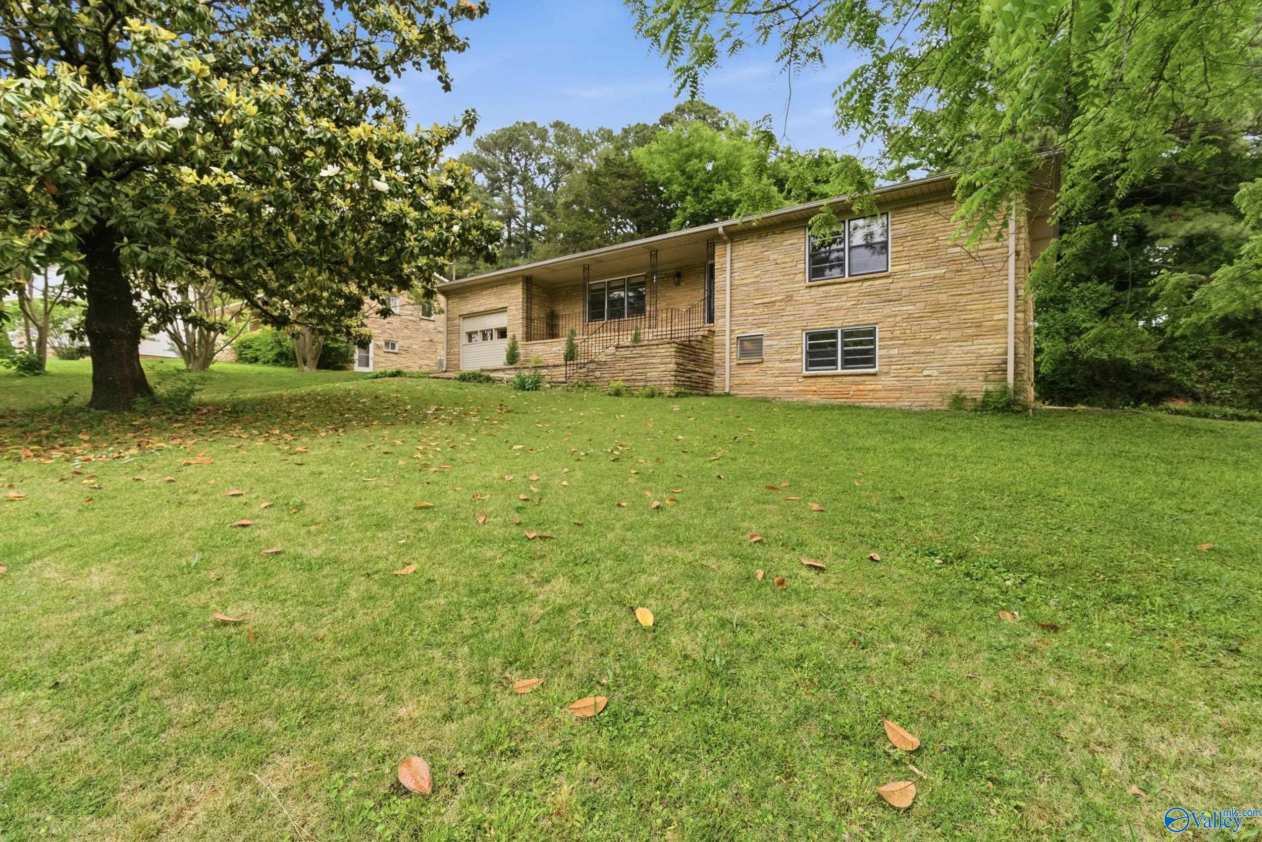 1002 Woodall Lane