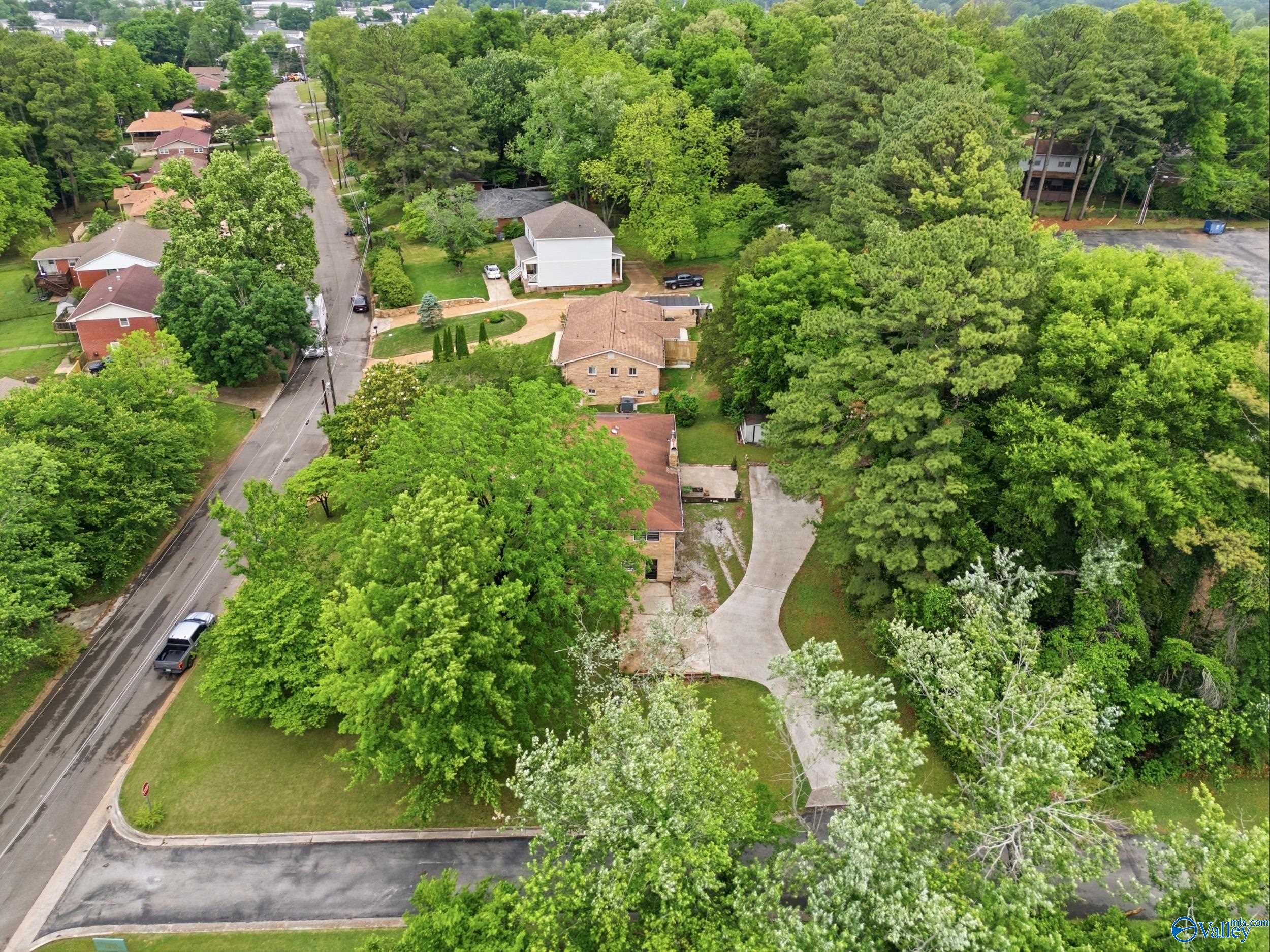 1002 Woodall Lane