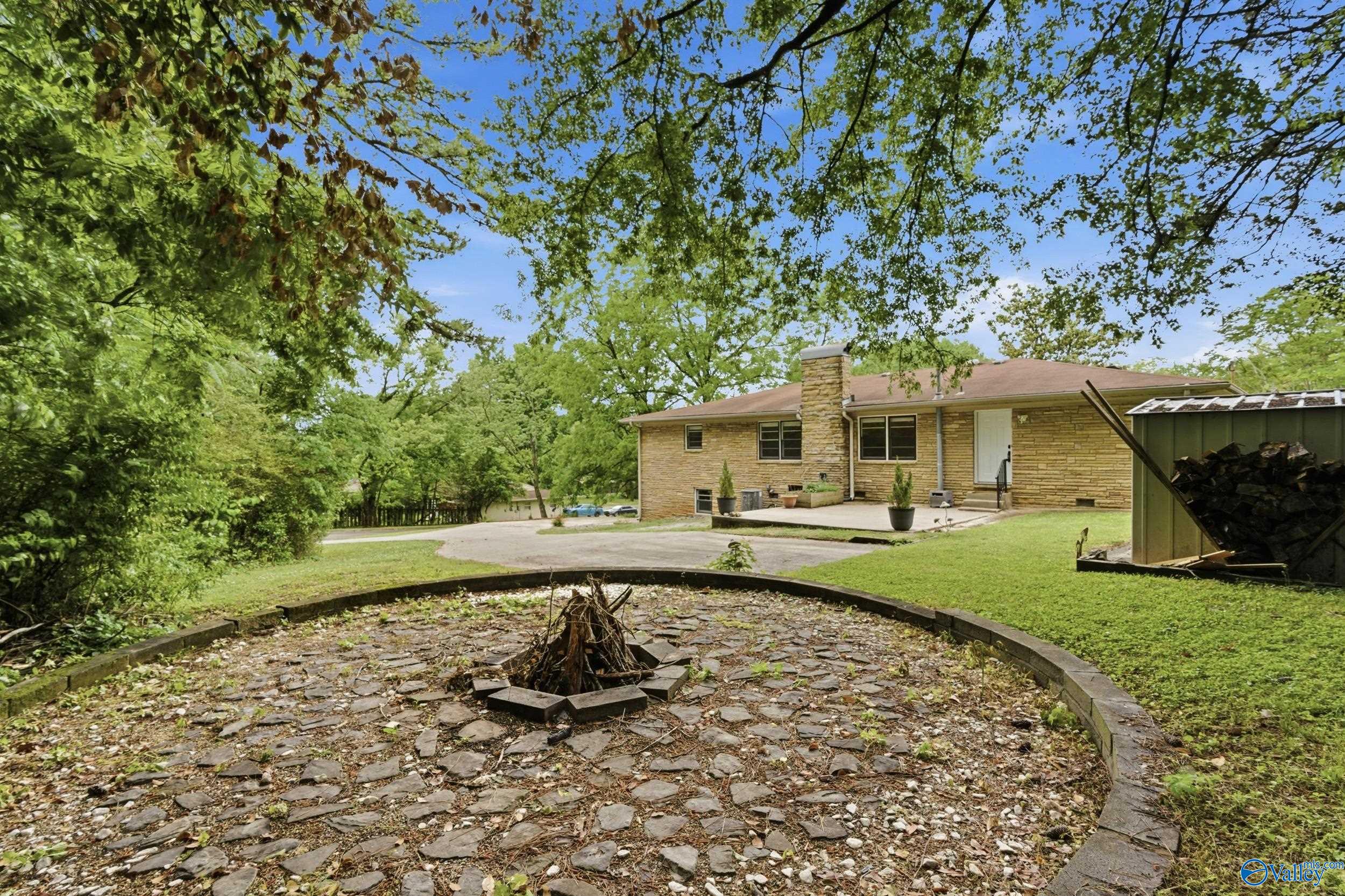 1002 Woodall Lane