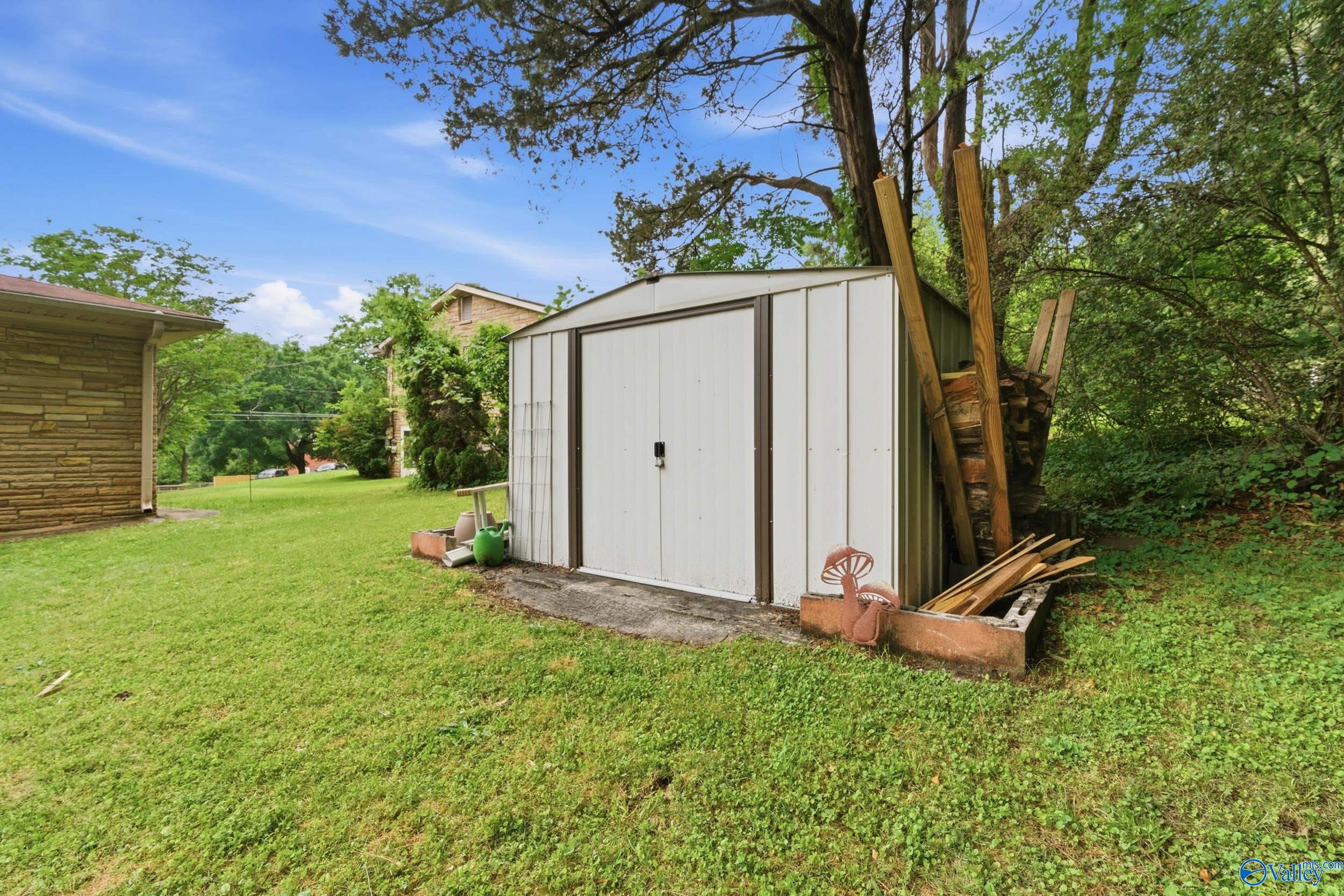 1002 Woodall Lane