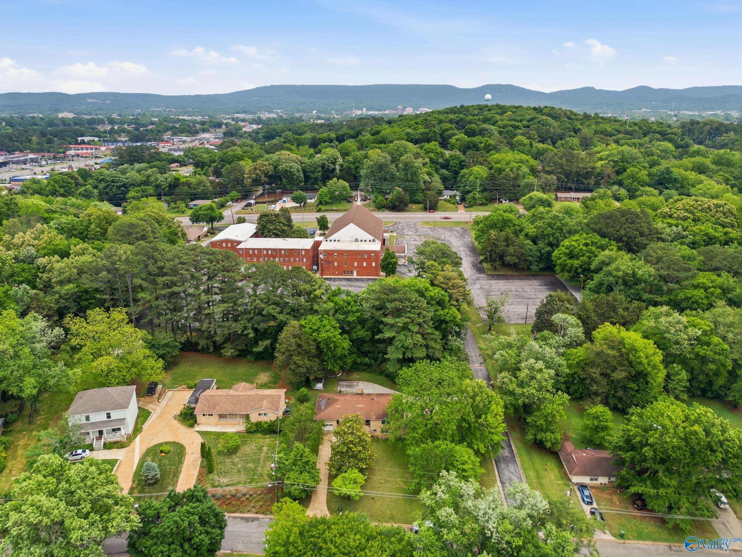 1002 Woodall Lane