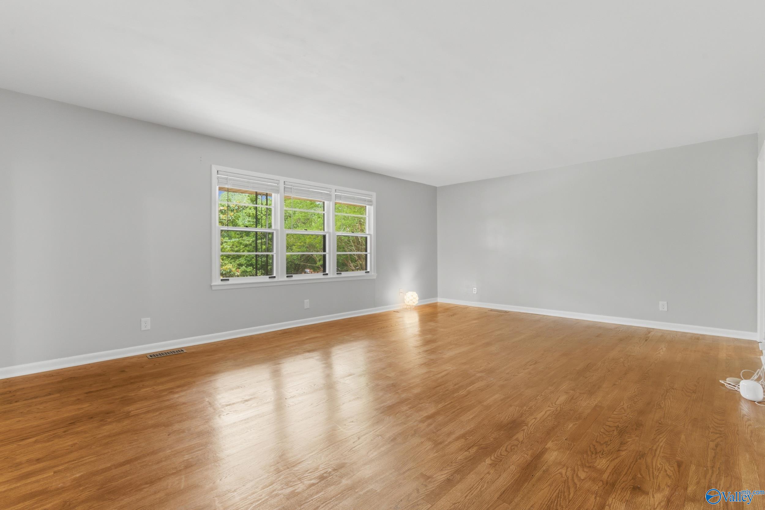 1002 Woodall Lane