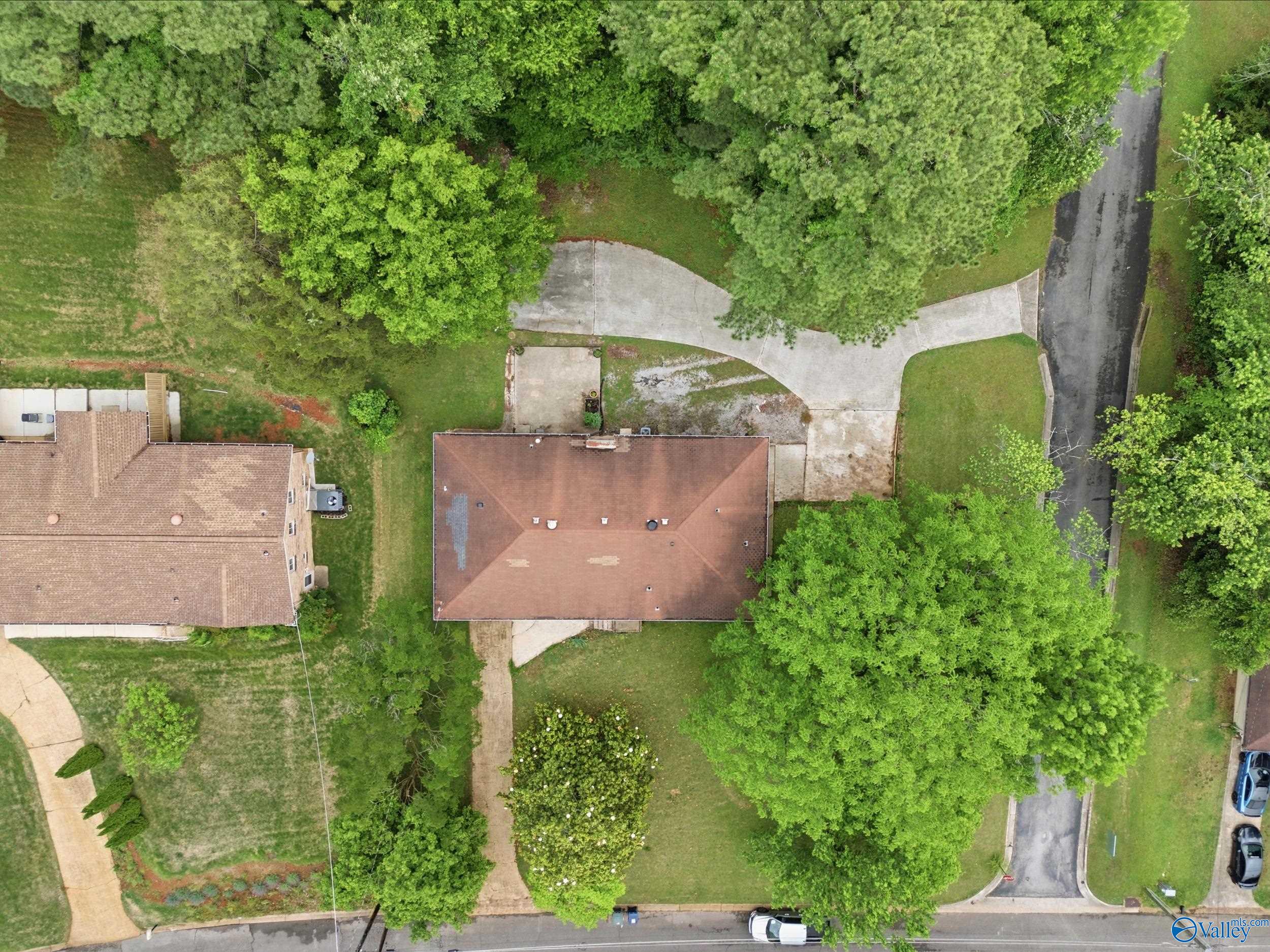1002 Woodall Lane