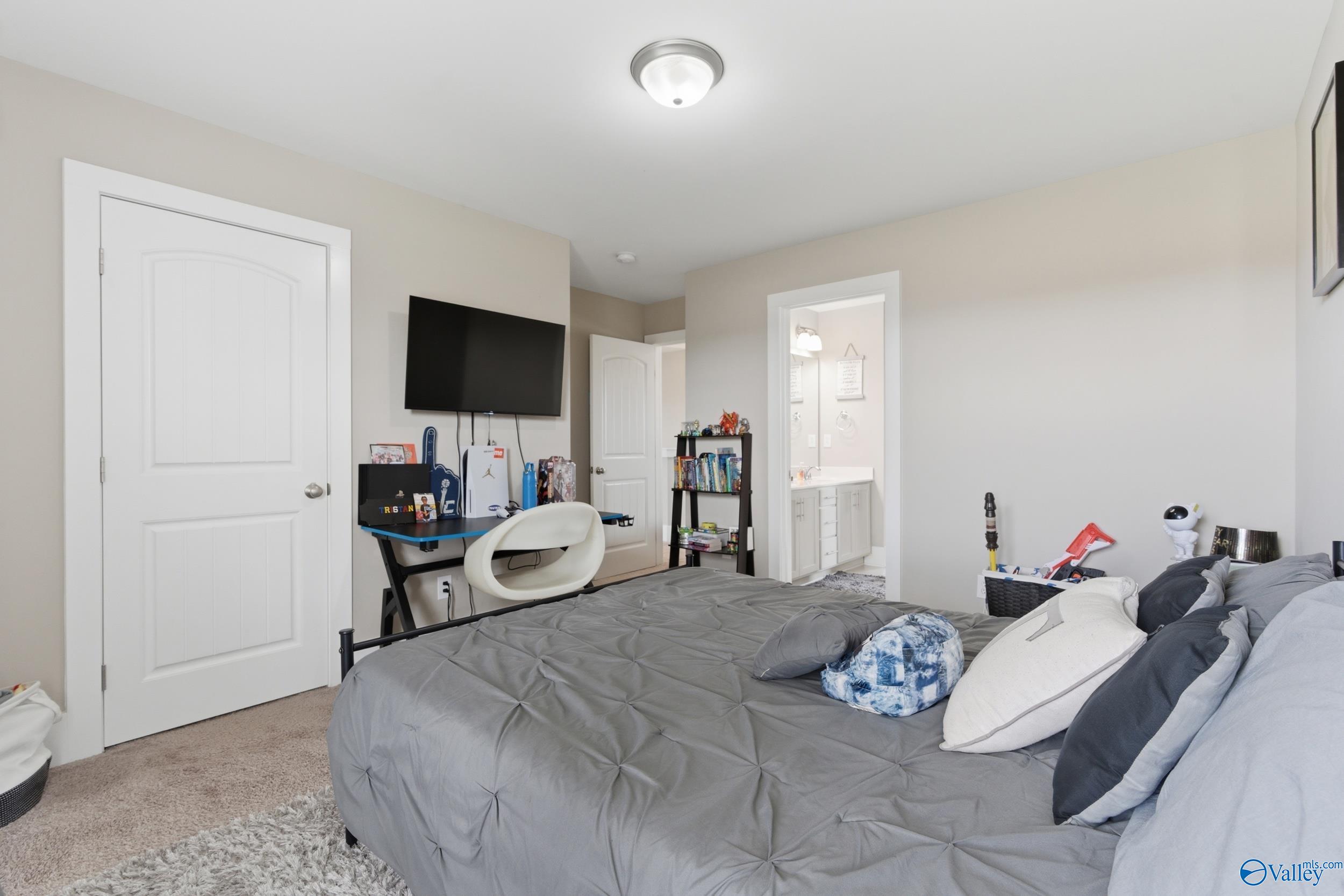 112 Colony Cove Drive