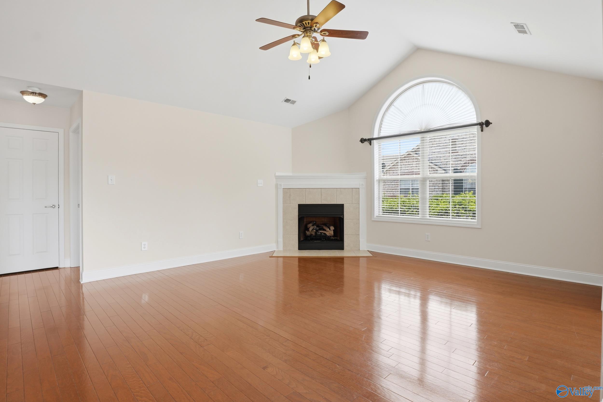 52 Laurel Lane SE