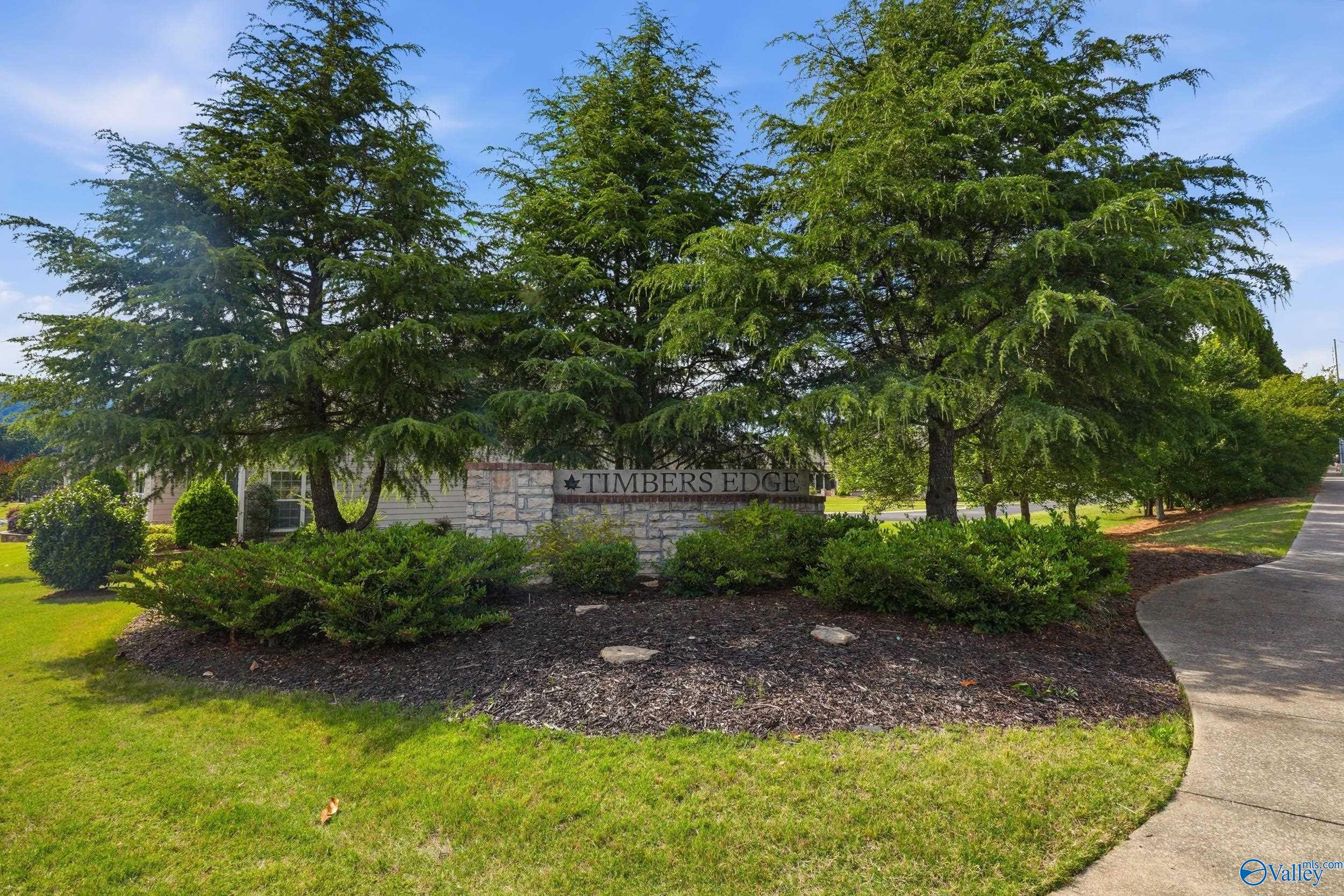 52 Laurel Lane SE