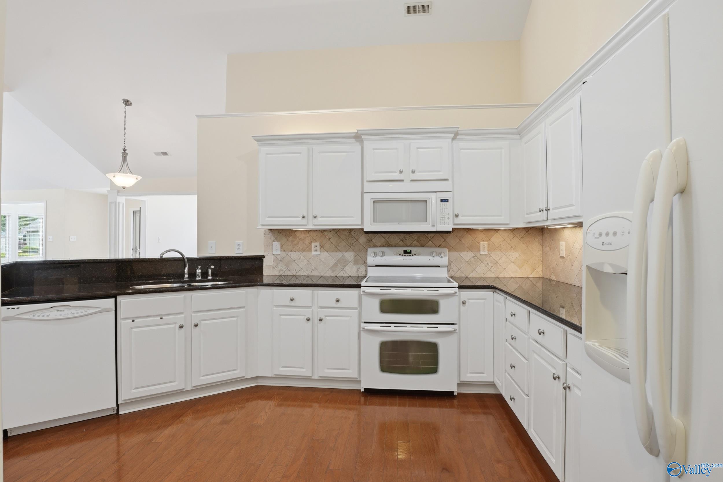 52 Laurel Lane SE