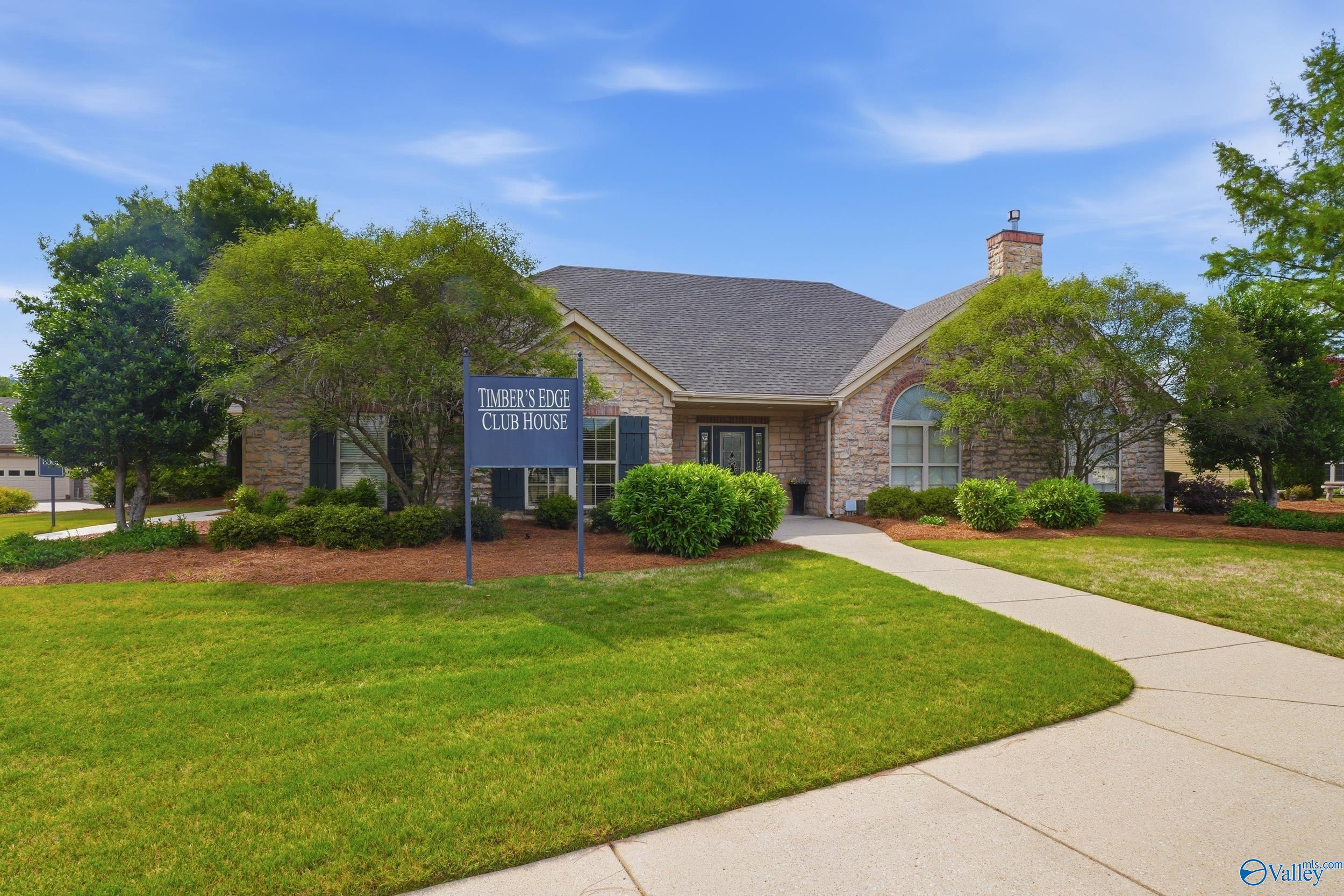 52 Laurel Lane SE