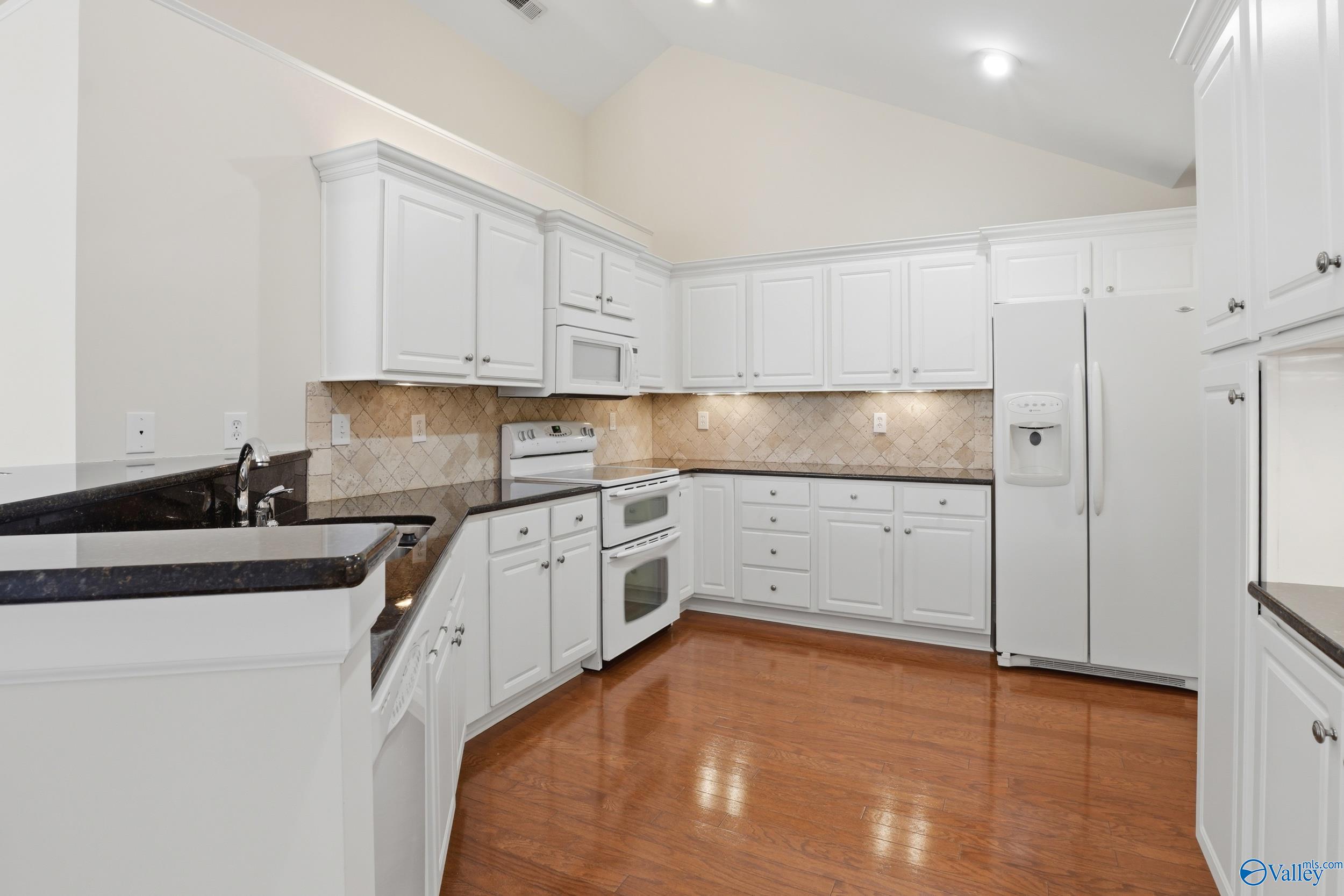 52 Laurel Lane SE